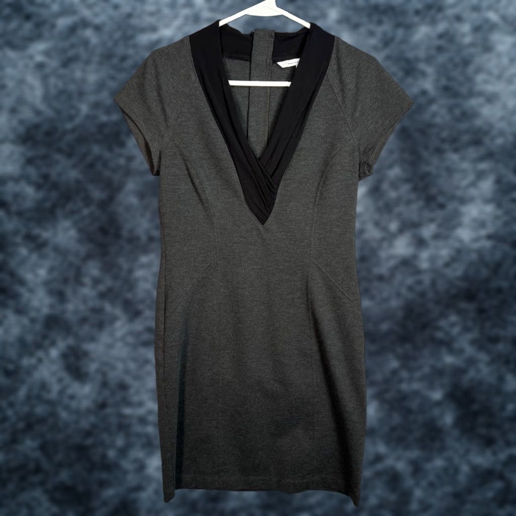 French Connection VINTAGE French Connection Charcoal & Black V Neck Dress Womens Size Medium Size M / US 6-8 / IT 42-44 - 1 Thumbnail
