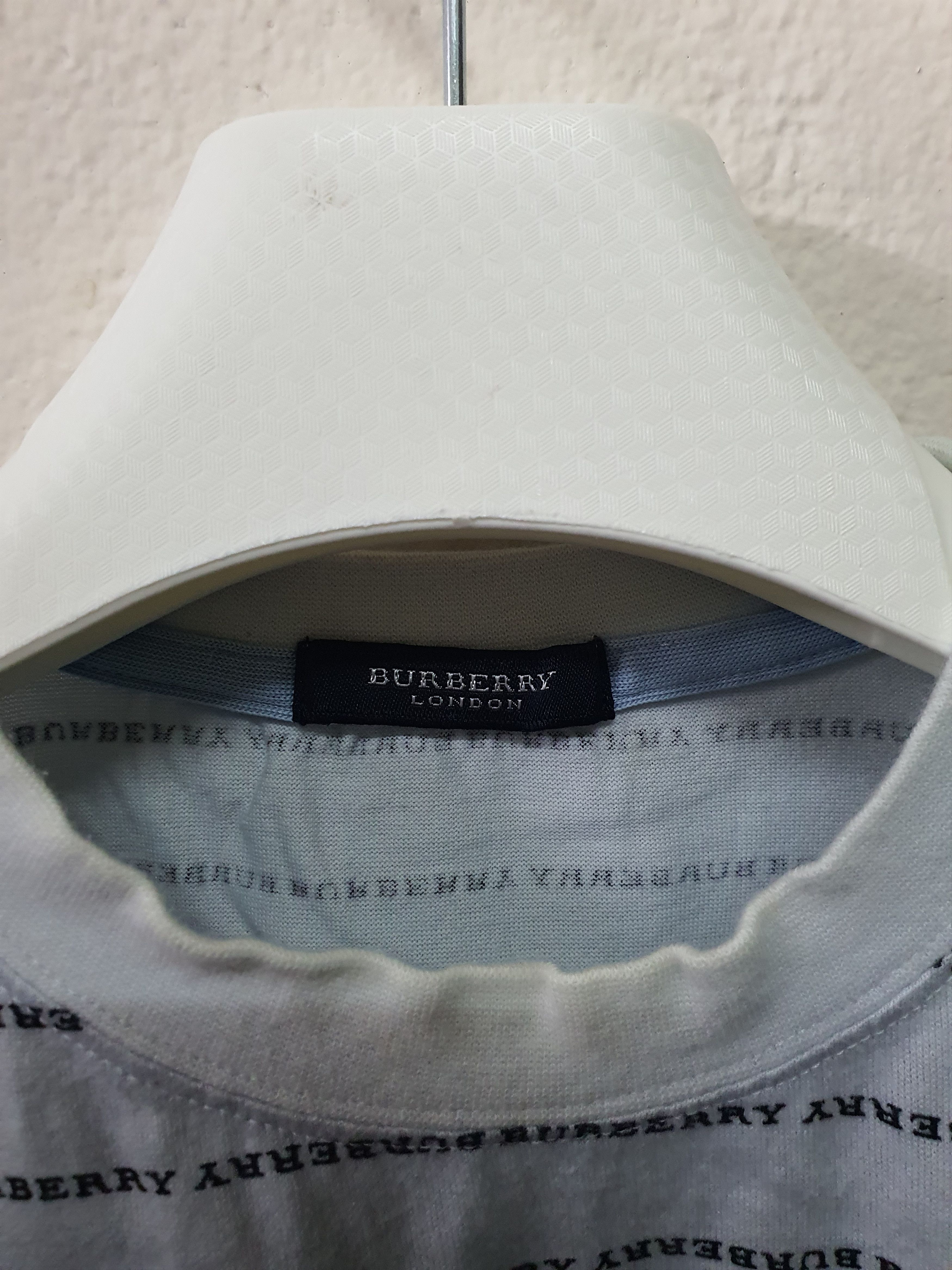Burberry Burberry London Monogram T-shirt with an all-over print Size US M / EU 48-50 / 2 - 5 Thumbnail