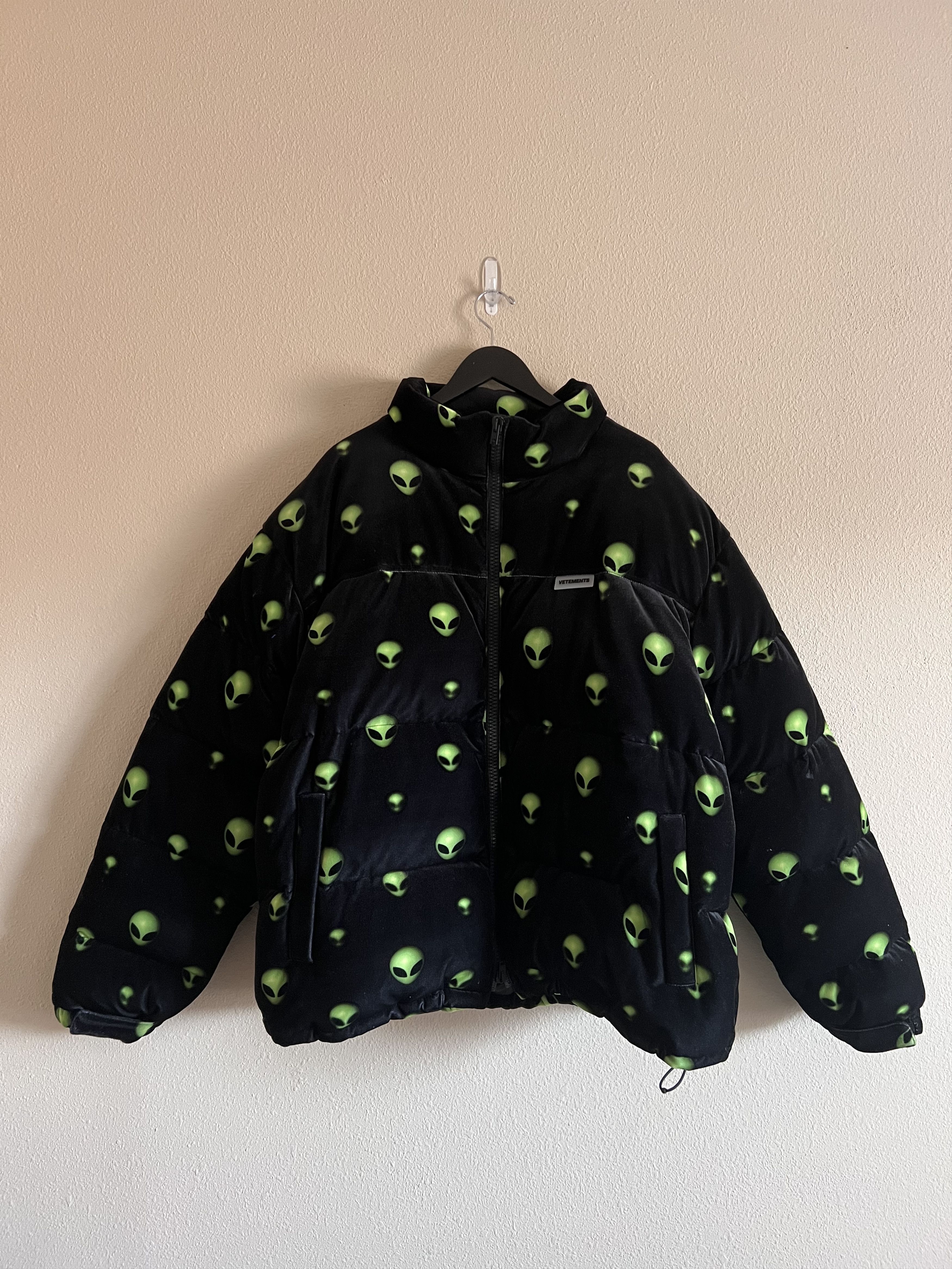 image of Vetements Extra Terrestrial Alien Velvet Jacket In Black, Men's (Size XL)