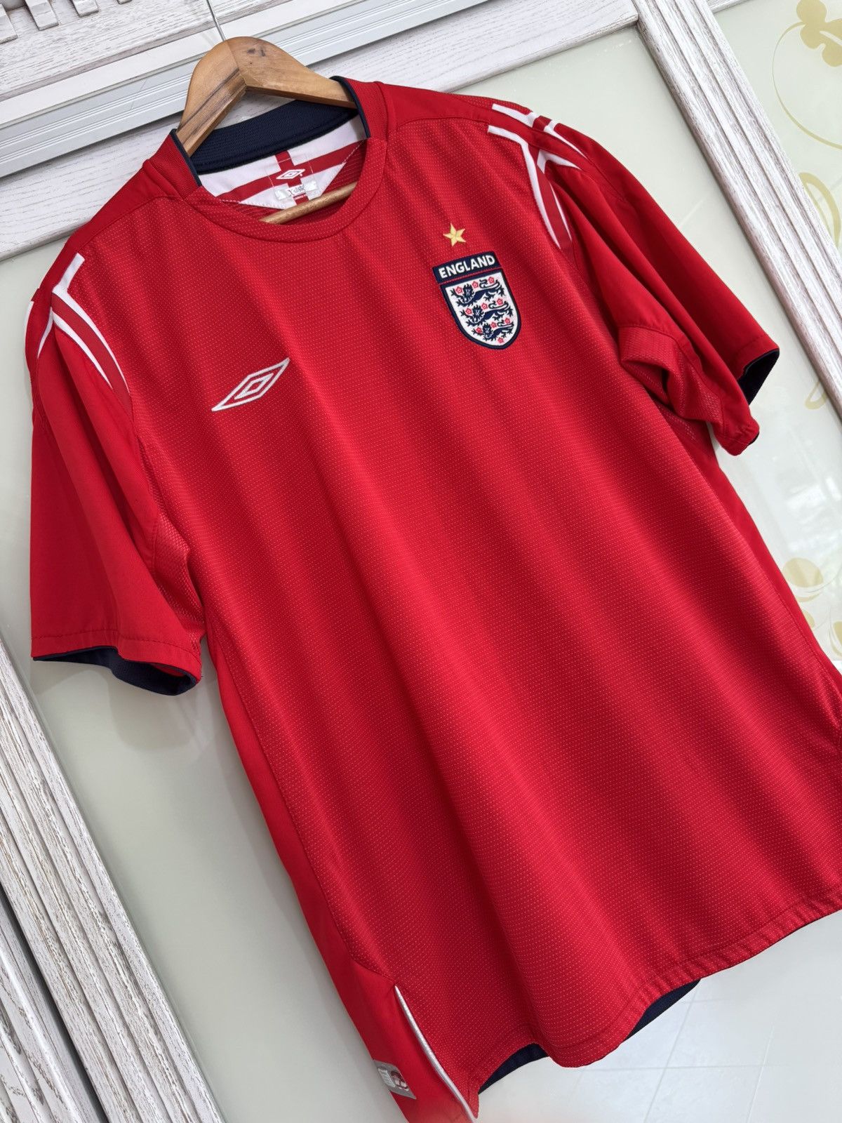 Umbro × Vintage Vintage England 2004-2005 Away Soccer Jersey Football Kit Size US XL / EU 56 / 4 - 5 Thumbnail