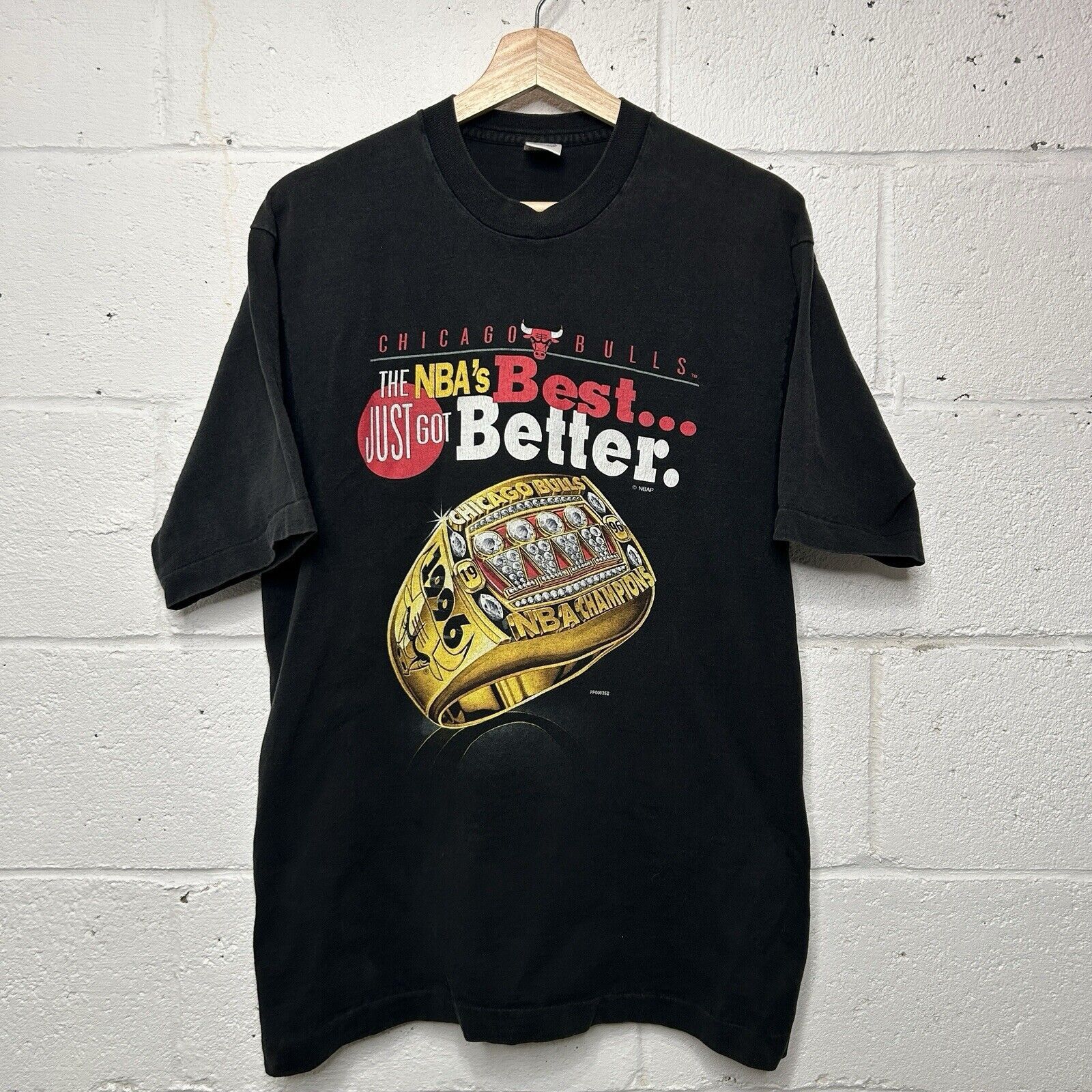 Fruit Of The Loom Vintage Chicago Bulls 1996 NBA Finals “Best Got Better” Tee Size US L / EU 52-54 / 3 - 1 Thumbnail