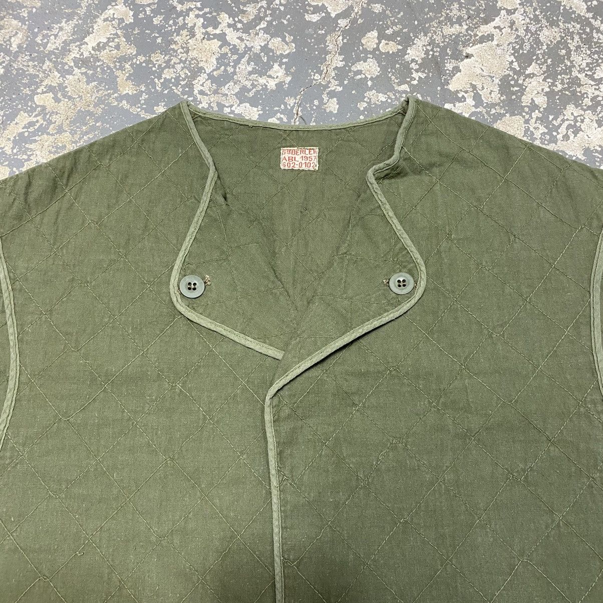 Japanese Brand × Vintage True Vintage Green Quilted British Military Vest Size US M / EU 48-50 / 2 - 4 Thumbnail