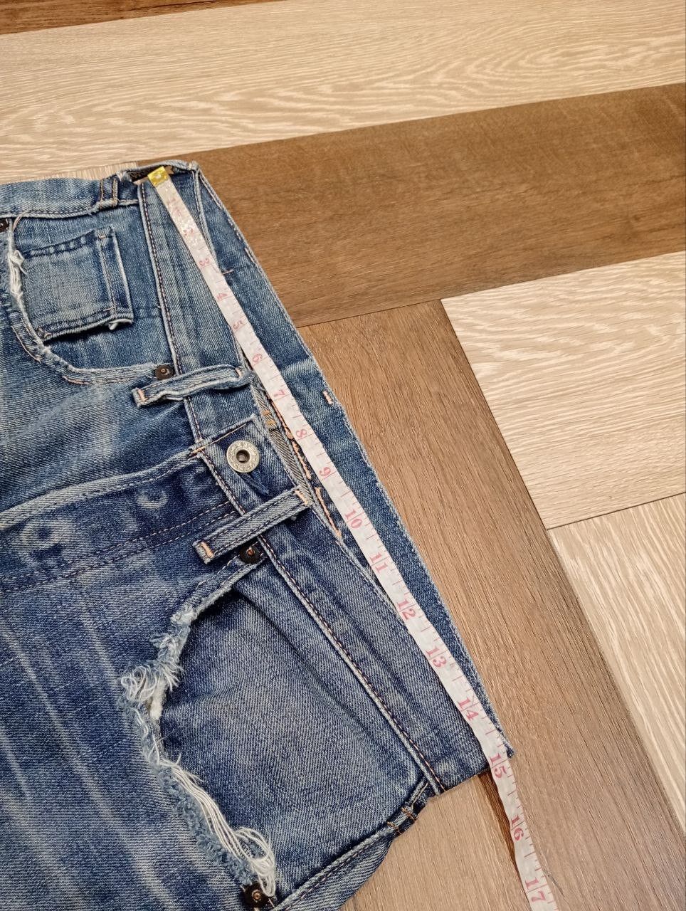 Levi's Vintage Clothing LEVI'S VINTAGE 501 CAPITAL E SELVEDGE BLUE DENIM JEANS Size US 30 / EU 46 - 19 Thumbnail