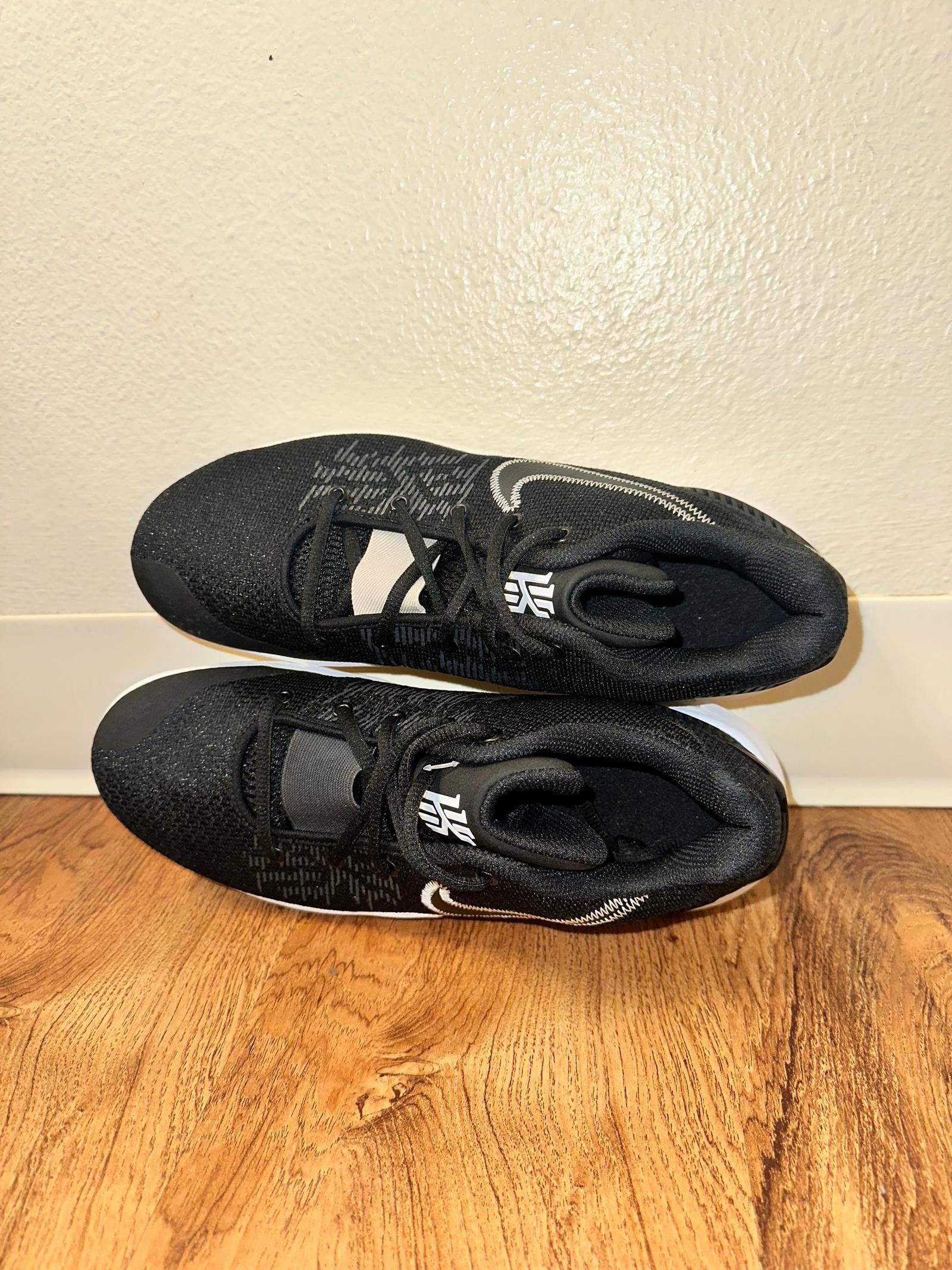Nike Nike Kyrie Flytrap 2 Black White Sample Size US 9 / EU 42 - 6 Thumbnail