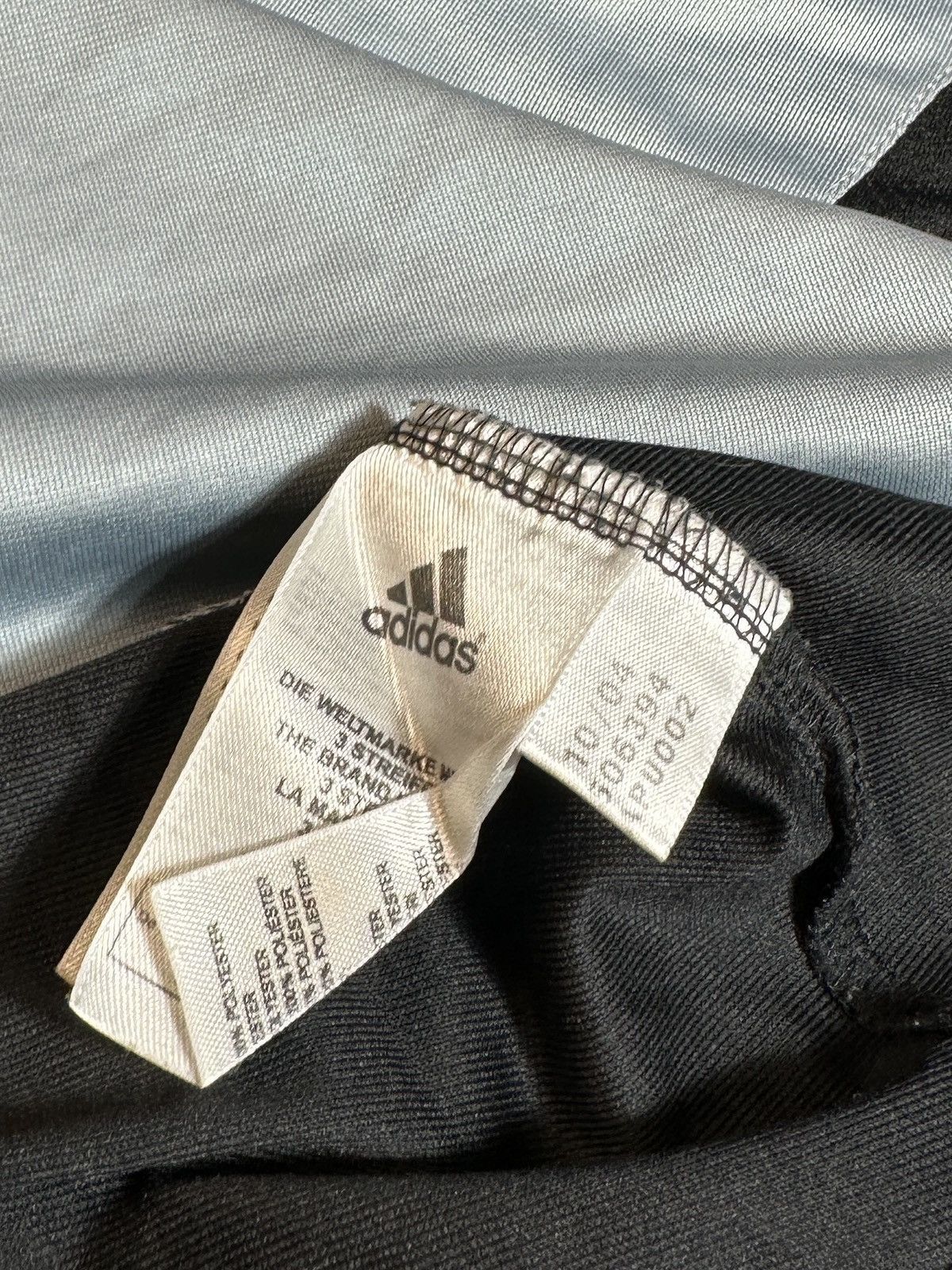Adidas × Vintage Y2k vintage adidas t-shirt logo Streetwear rare hype L USA Size US L / EU 52-54 / 3 - 5 Thumbnail