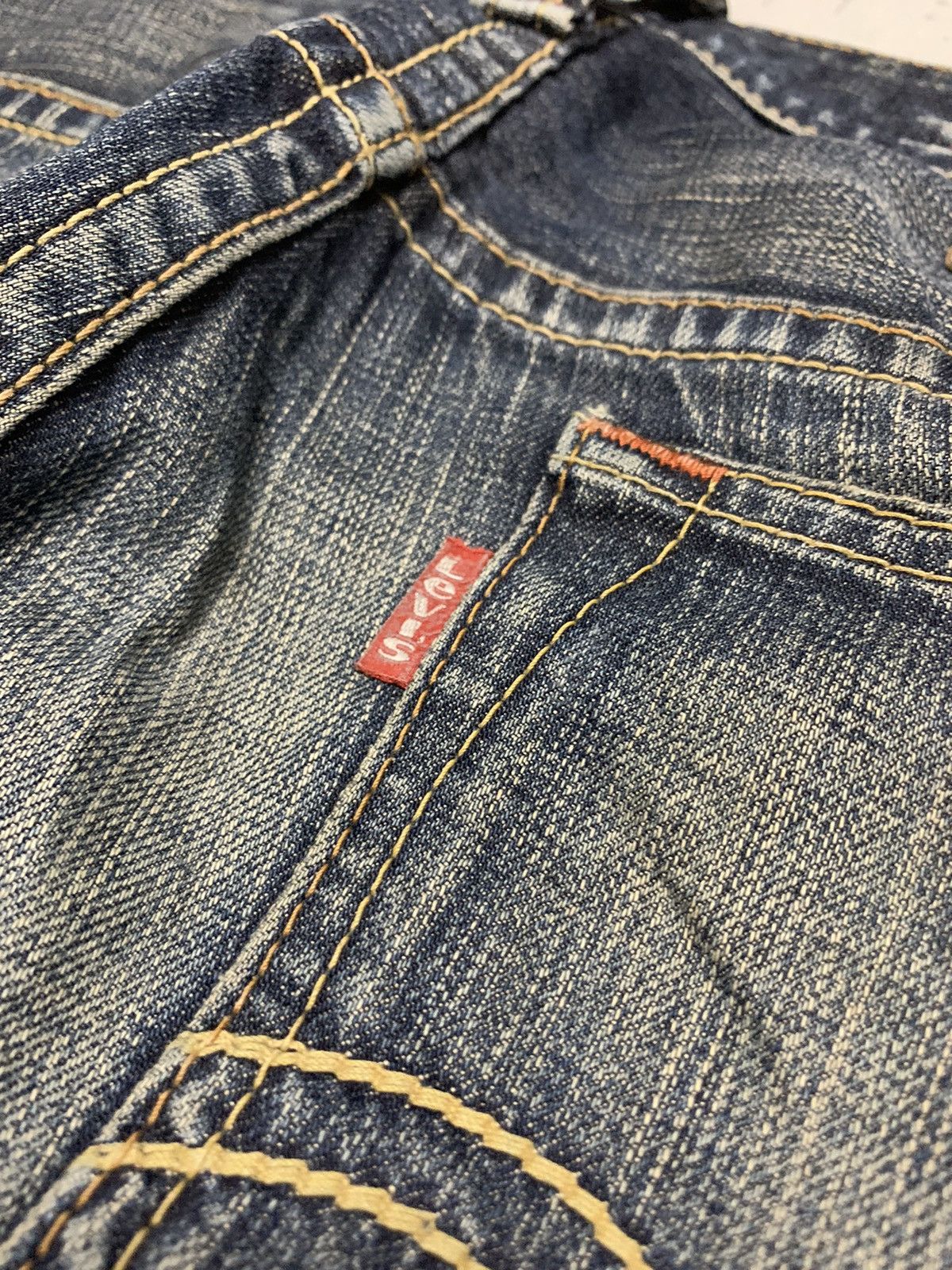 Levi's VINTAGE LEVIS STONEWASHED DISTRESSED DENIM JEANS 33x32.5 Size US 33 - 17 Thumbnail