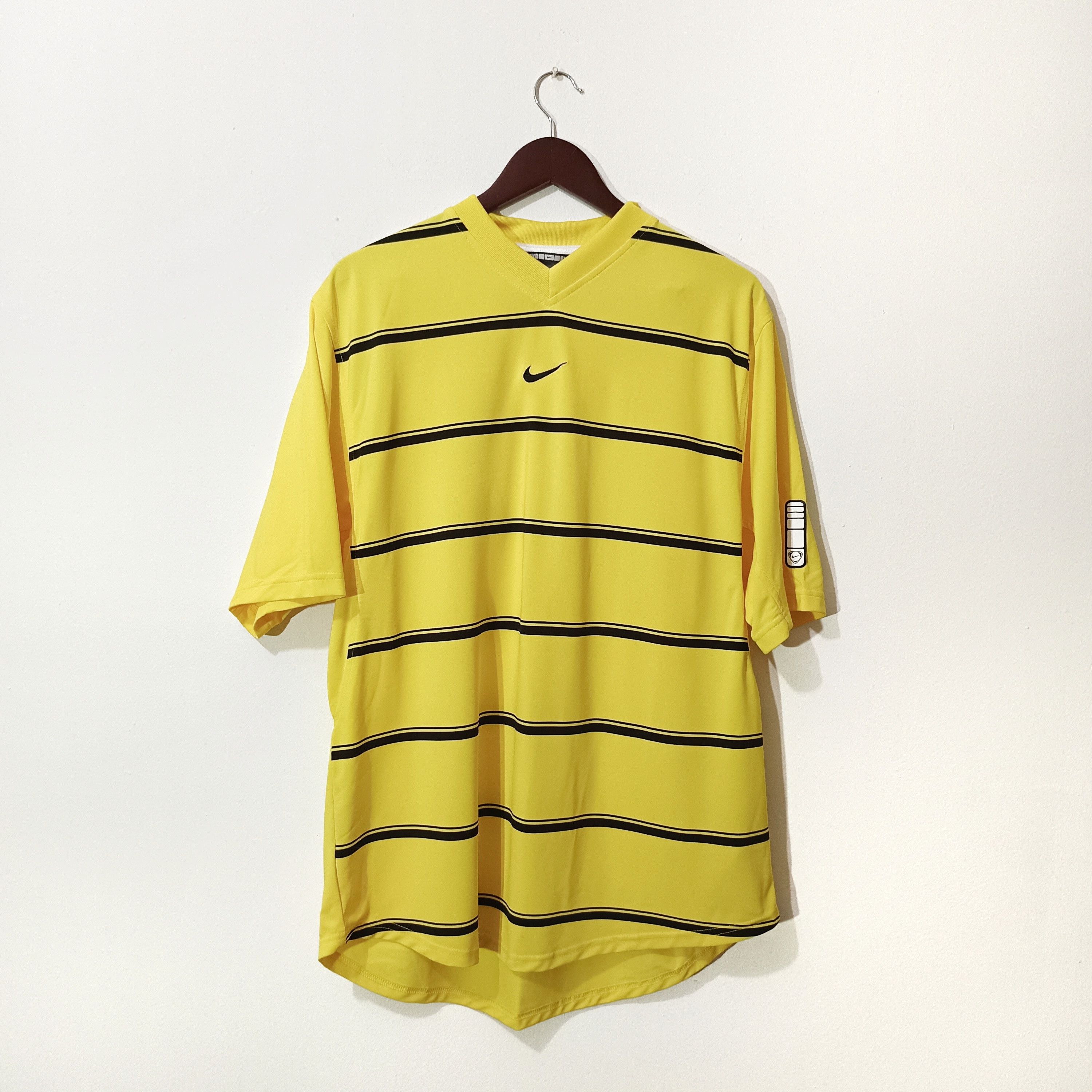 Nike Vintage Nike Center Swoosh Footbal Jersey Size US L / EU 52-54 / 3 - 1 Thumbnail