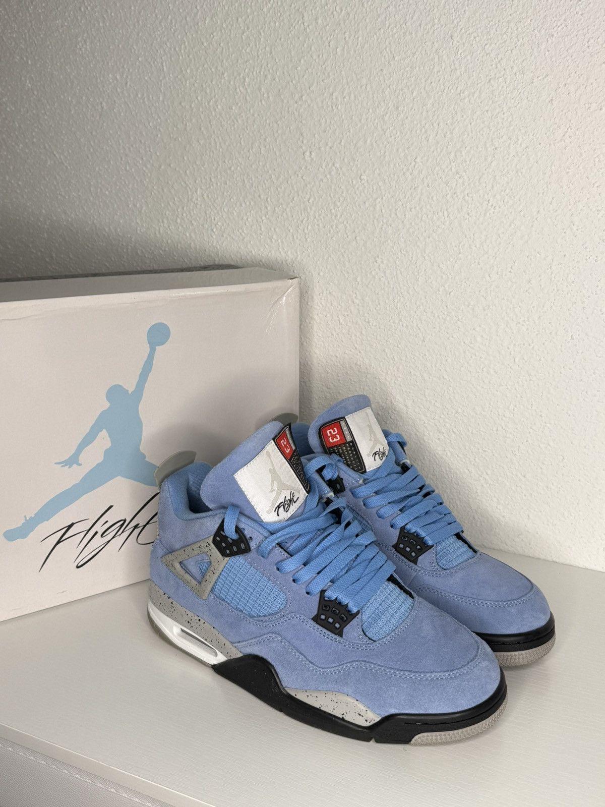 Nike Jordan 4 Retro University Blue Size US 9 / EU 42 - 1 Thumbnail