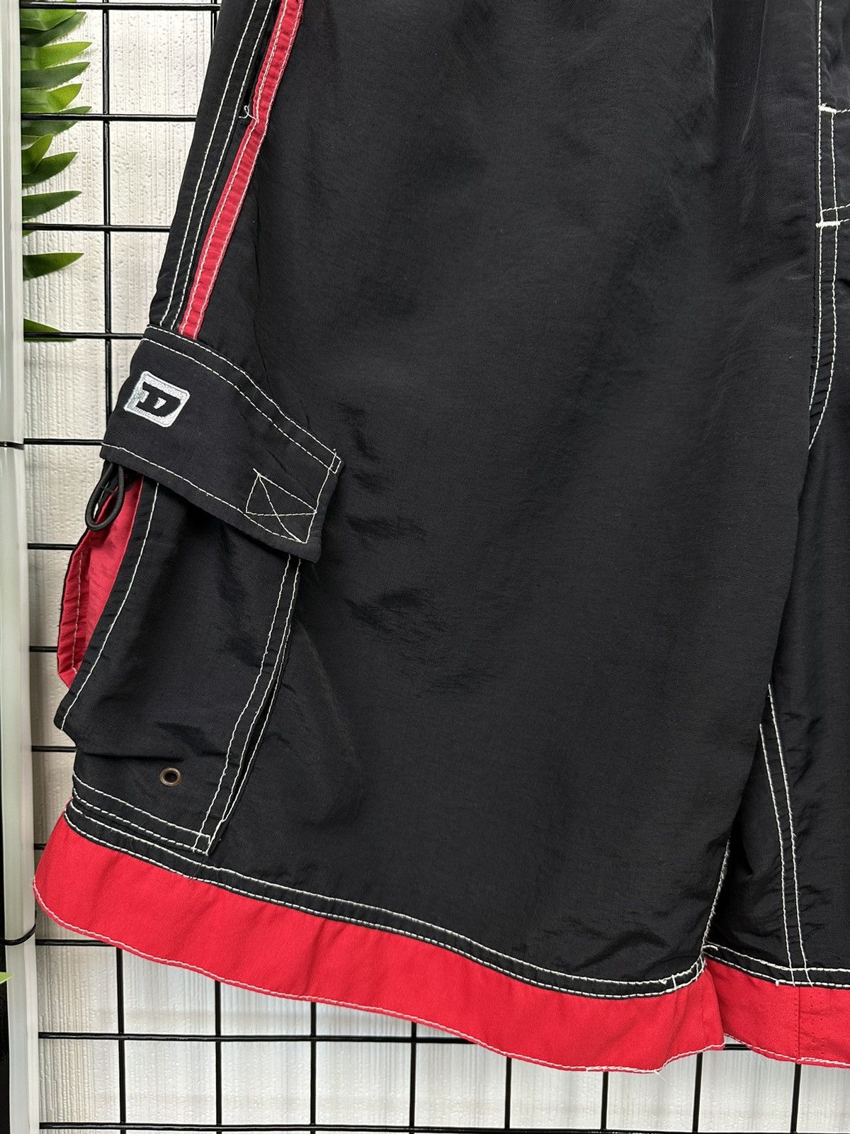 Diesel × Vintage Vintage Diesel Y2K cargo shorts Men L XL Black Size US 36 / EU 52 - 5 Thumbnail