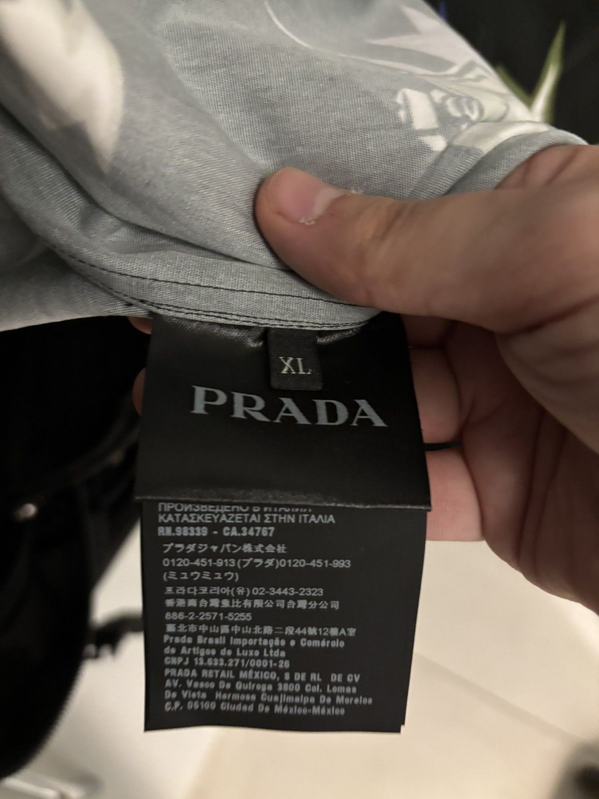 Prada Prada button up shirt size XL NEW WITH TAGS Size US XL / EU 56 / 4 - 7 Thumbnail