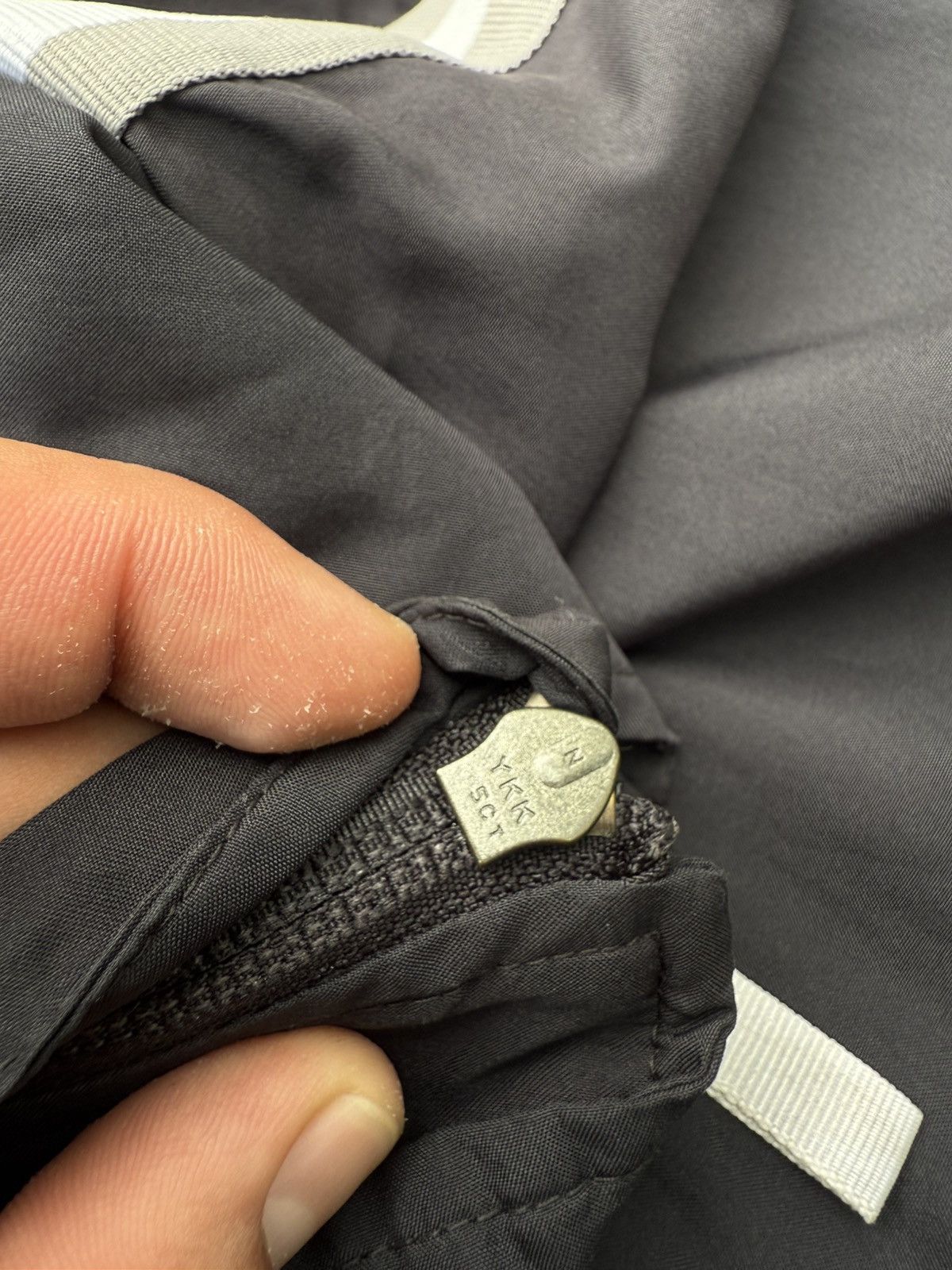 Nike 90’s NIKE RARE SWOOSH Y2K RETRO VINTAGELOGO ZIP NYLON JACKET Size US XL / EU 56 / 4 - 9 Thumbnail
