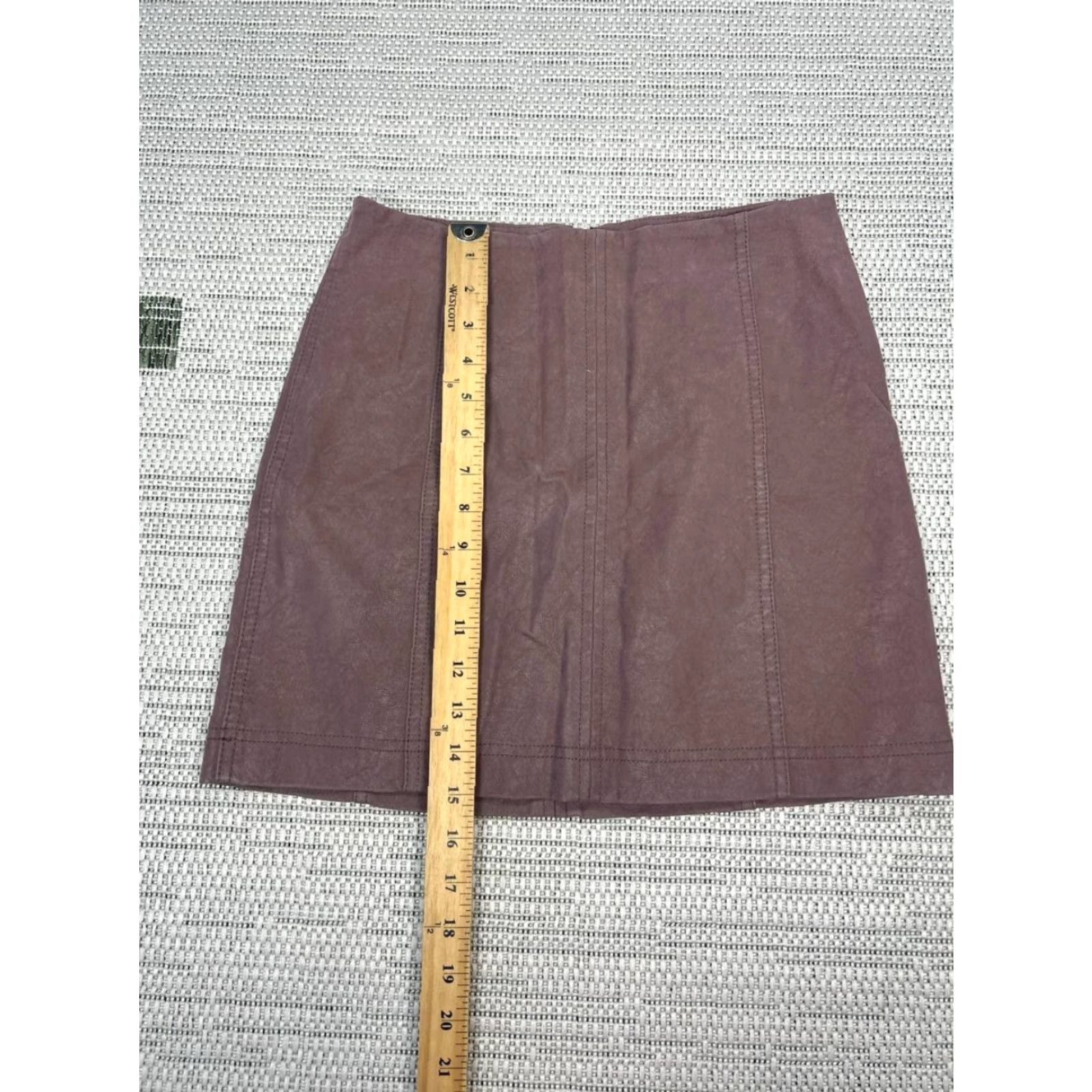 Free People Free People Skirt Womens 2 Purple Vegan Suede Mini Back Zip Straight And Pencil Size 26" / US 2 / IT 38 - 3 Thumbnail