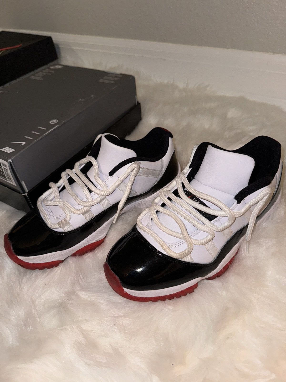 Jordan Brand Air Jordan 11 Retro Low GS ‘Concord-Bred’ Size US 8.5 / EU 41-42 - 5 Thumbnail