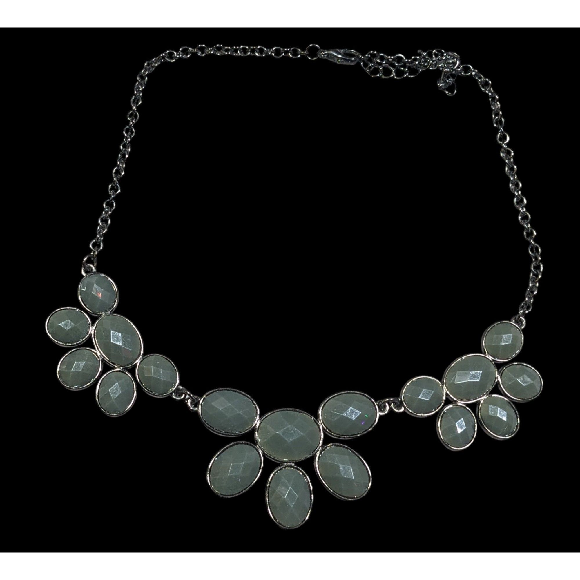Other Y2K Style Grey Floral Statement Necklace Size ONE SIZE - 1 Thumbnail