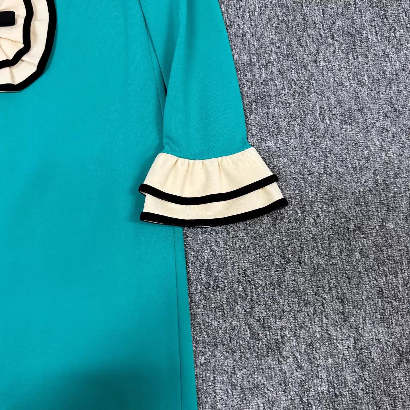 Gucci Gucci Women's Lake Green Tiger Head Embro Ruffled Dress S Size S / US 4 / IT 40 - 3 Thumbnail