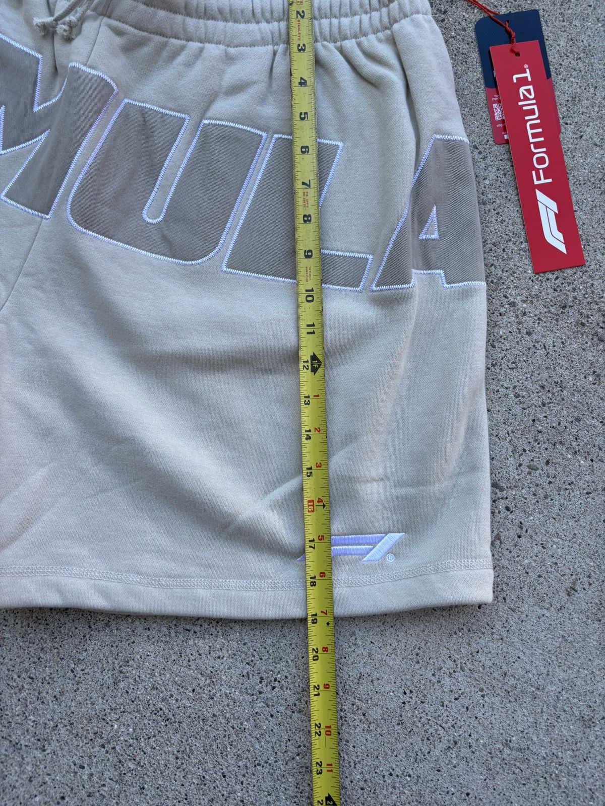 Formula 1 Formula 1 Logo Embroidered Beige Sprint Sweat Shorts Size L Size US 34 / EU 50 - 6 Thumbnail