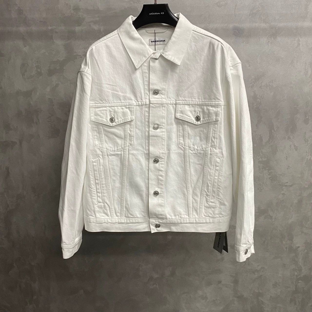 Balenciaga Balenciaga Retro Graphic White Jacket 44 Women Size L / US 10 / IT 46 - 1 Thumbnail
