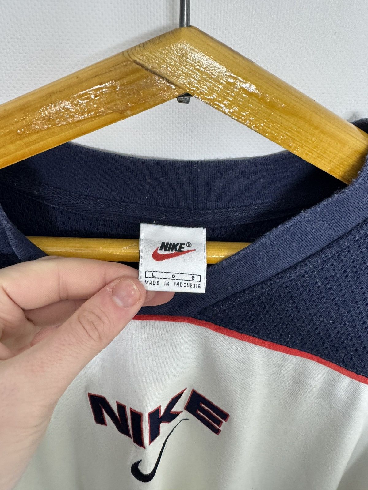Nike Nike y2k Vintage Big Logo T Shirt Size US L / EU 52-54 / 3 - 5 Thumbnail