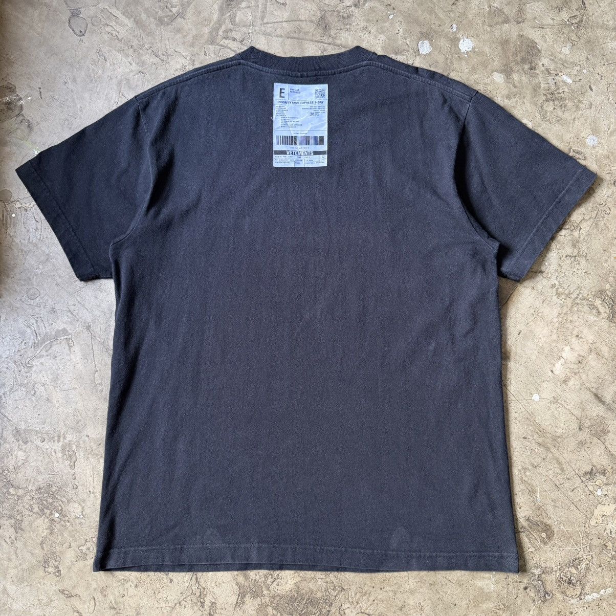 Vetements Vetements - Priority Mail Express Tee Size US M / EU 48-50 / 2 - 2 Thumbnail