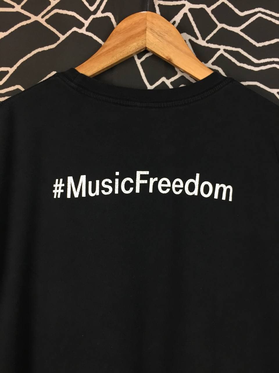 Band Tees The Chainsmokers x T-Mobile Music Freedom Promo Tee Size US XL / EU 56 / 4 - 5 Thumbnail