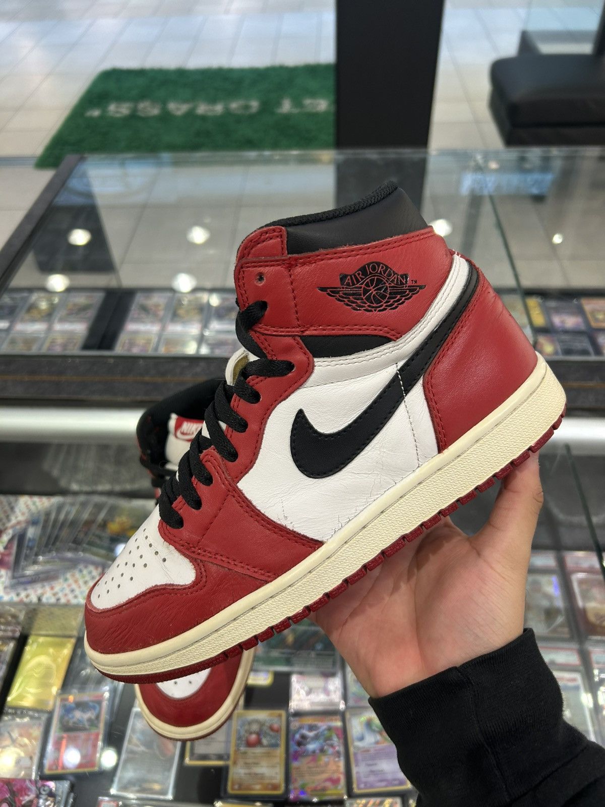 Jordan Brand Jordan 1 chicago 2015 Size US 8 / EU 41 - 2 Thumbnail