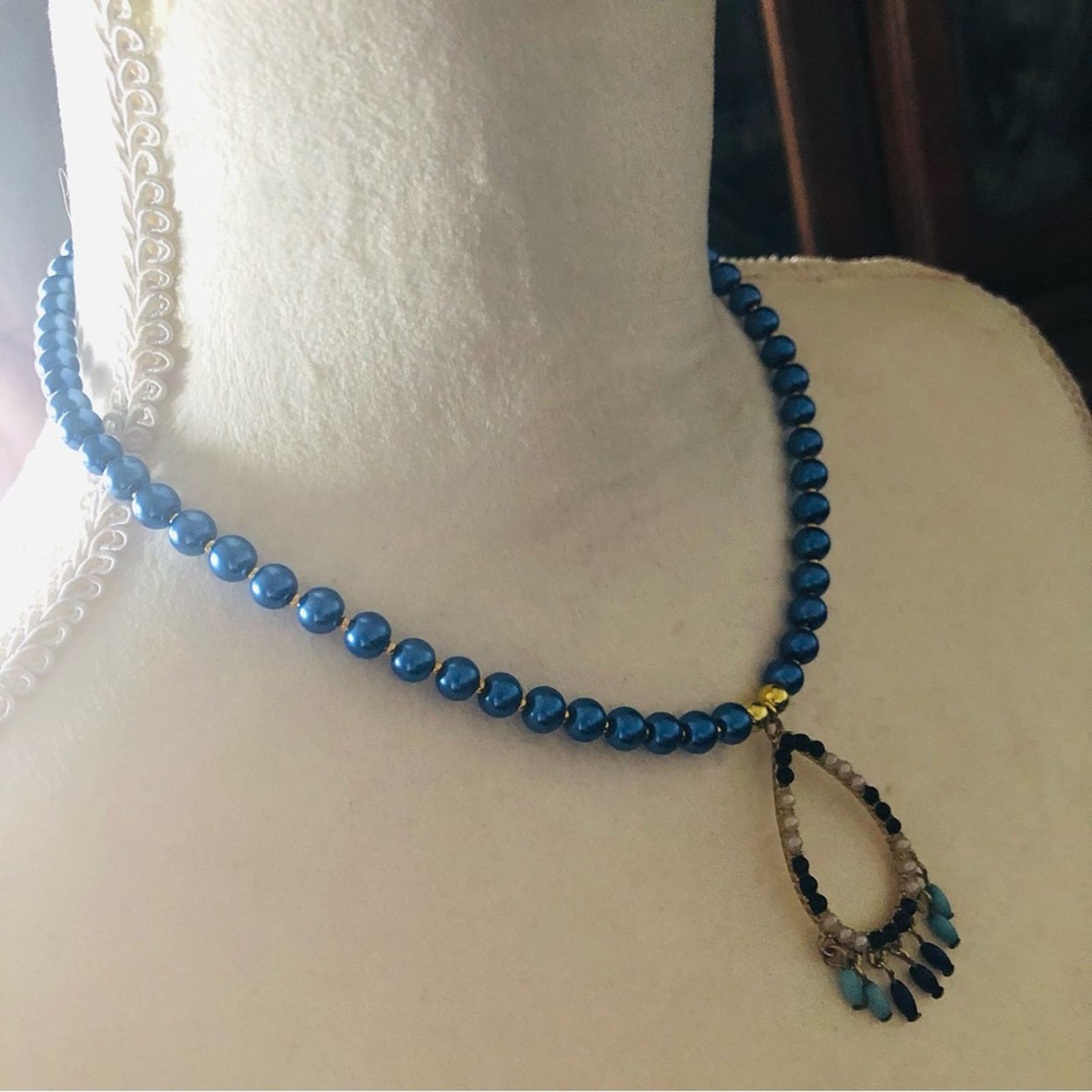Handmade Handcrafted repurpose teardrop beaded pendant Pearl necklace Size ONE SIZE - 3 Thumbnail