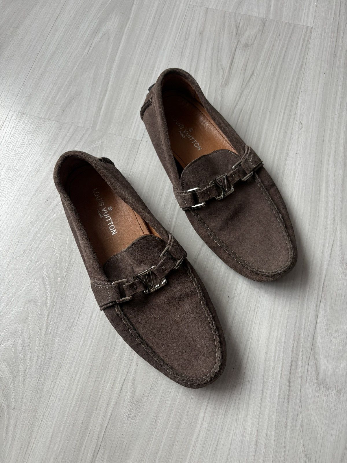 Louis Vuitton Limited edition Louis Vuitton suede loafers Size US 9 / EU 42 - 7 Thumbnail