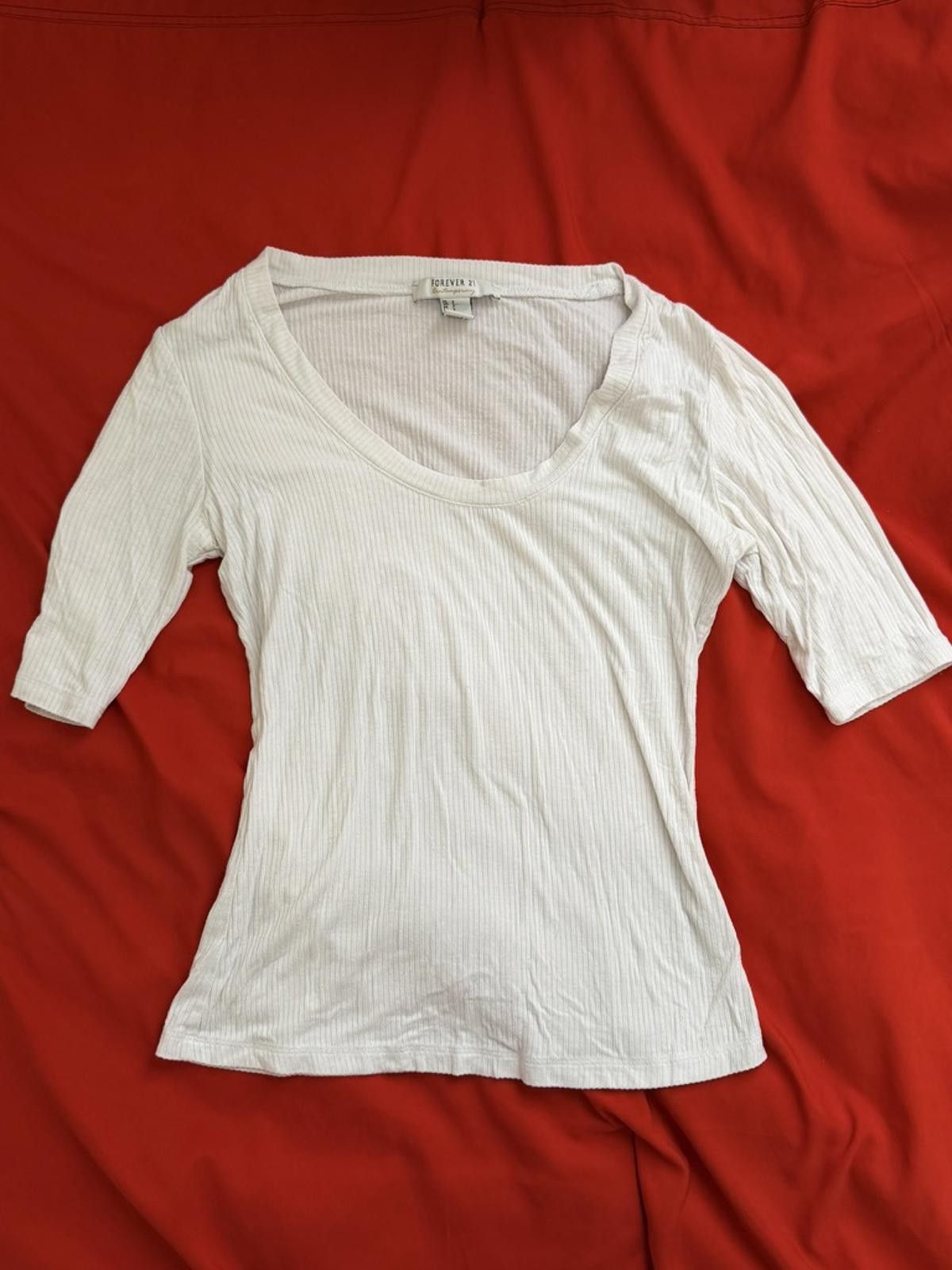 Other FOREVER 21 Basic 3/4 Sleeve Knit Top in White (SMALL) Size S / US 4 / IT 40 - 1 Thumbnail