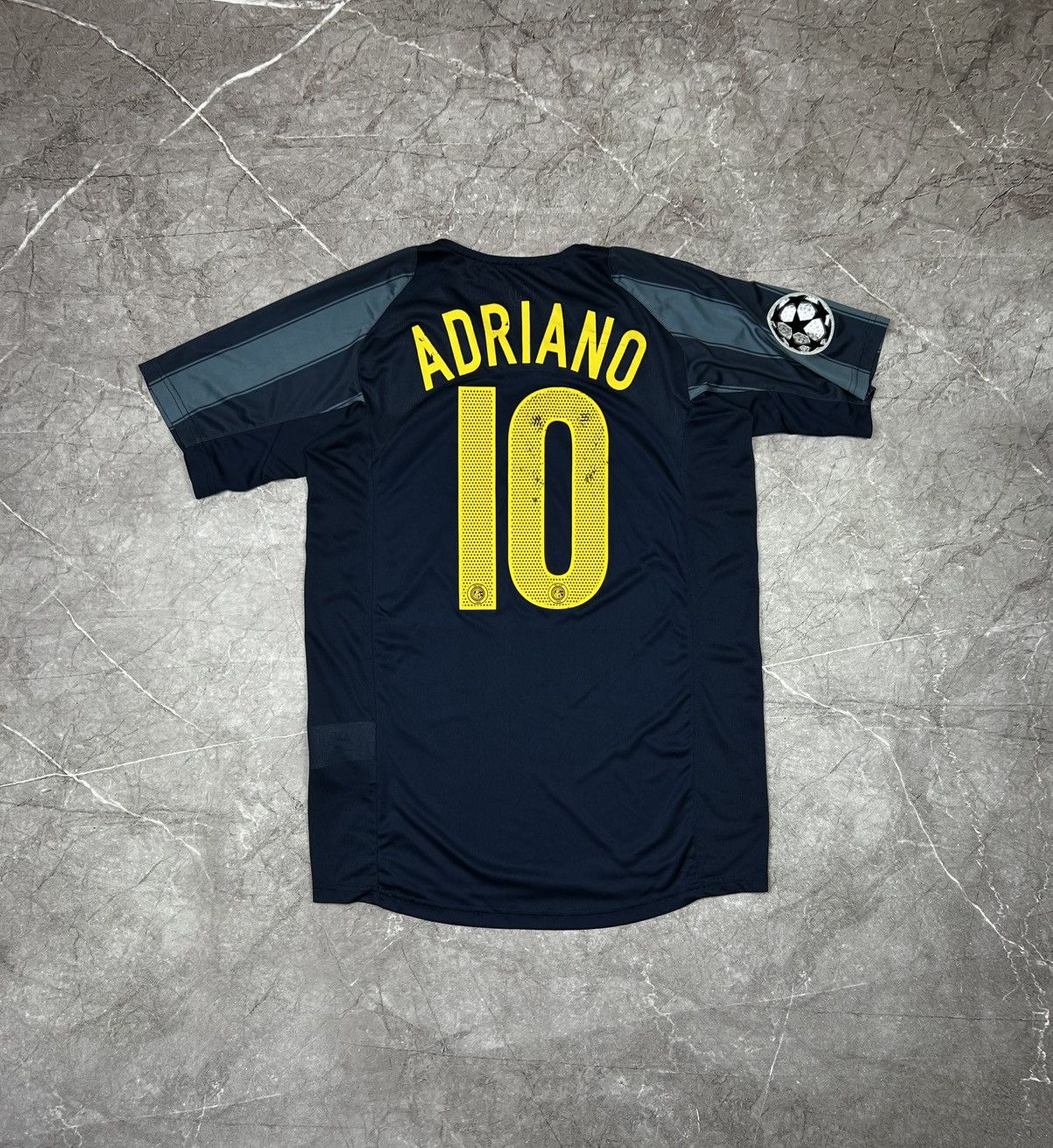 Nike Nike Adriano Inter Milan 2004 2005 2006 Third Soccer Jersey Size US M / EU 48-50 / 2 - 3 Thumbnail