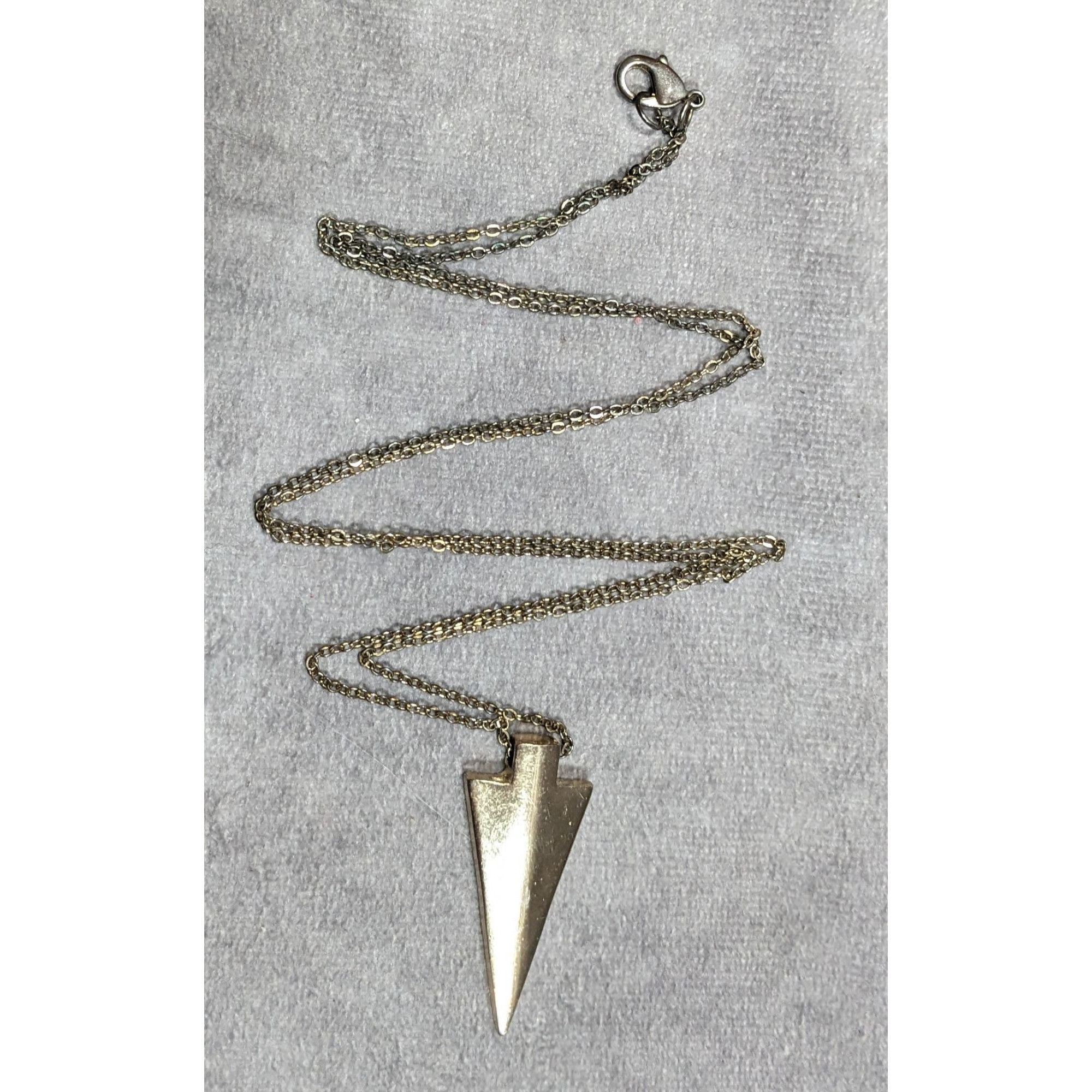 Other Modern Arrow Shaped Gold Tone Pendant Necklace Size ONE SIZE - 4 Thumbnail