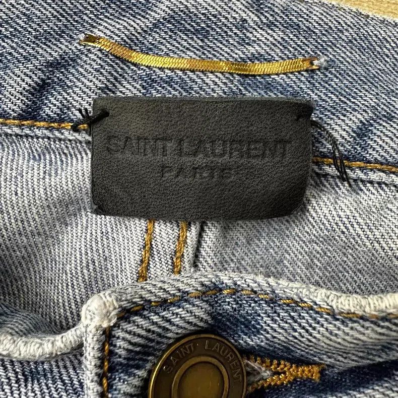 Saint Laurent Paris Saint Laurent Paris size XXS Distressed Blue Denim Jeans Size US 27 - 4 Thumbnail