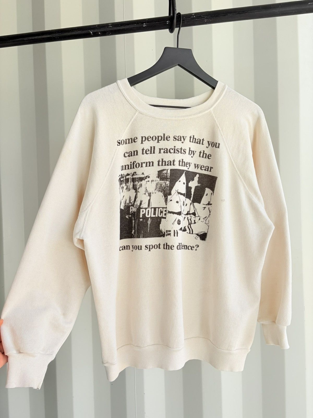 Vintage Vintage Racist Cops Sweater Thrashed Faded Grunge Band Size US L / EU 52-54 / 3 - 2 Thumbnail