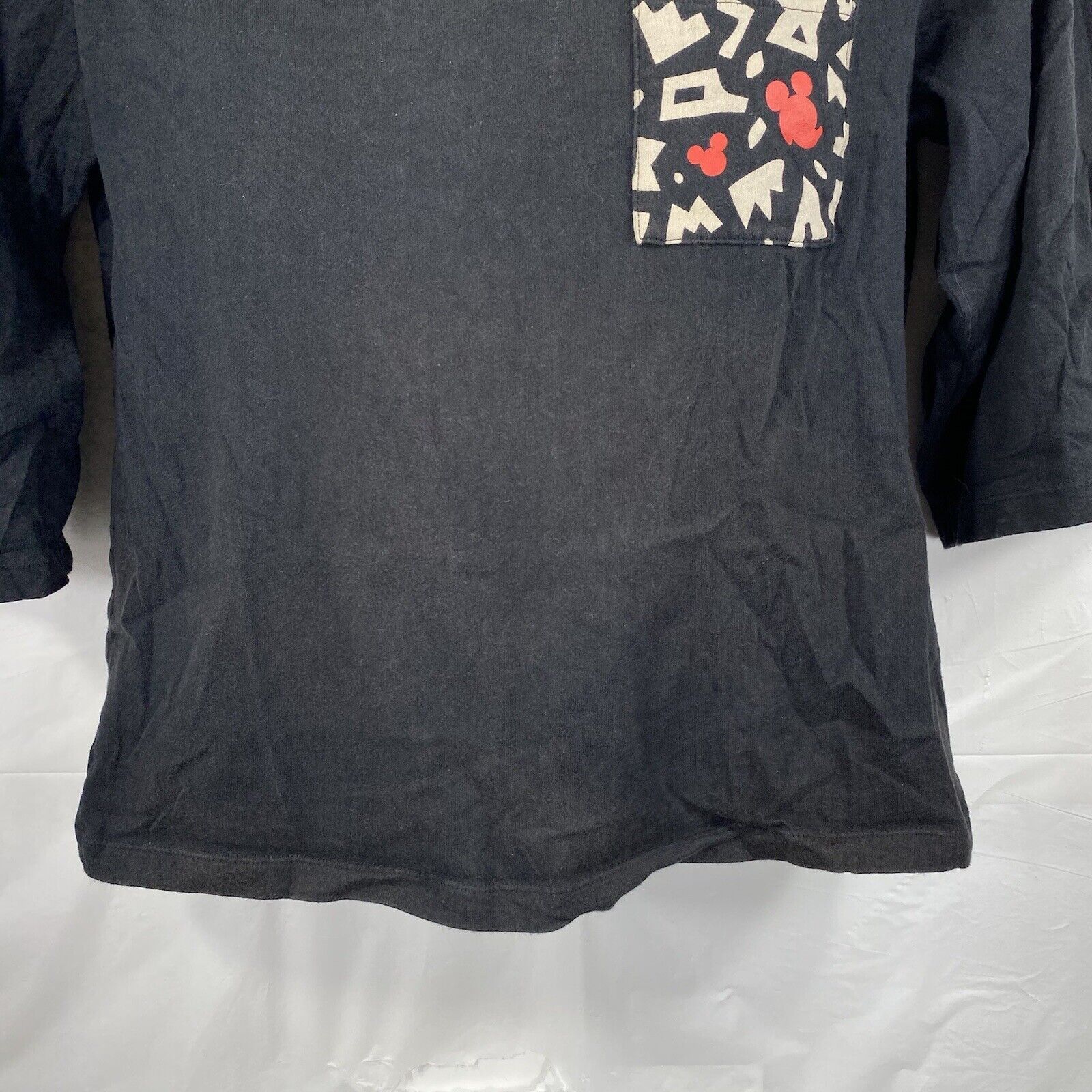 Uniqlo Disney Uniqlo Mickey Mouse Pocket T Shirt 3/4 Length Sleeves Size S / US 4 / IT 40 - 4 Thumbnail