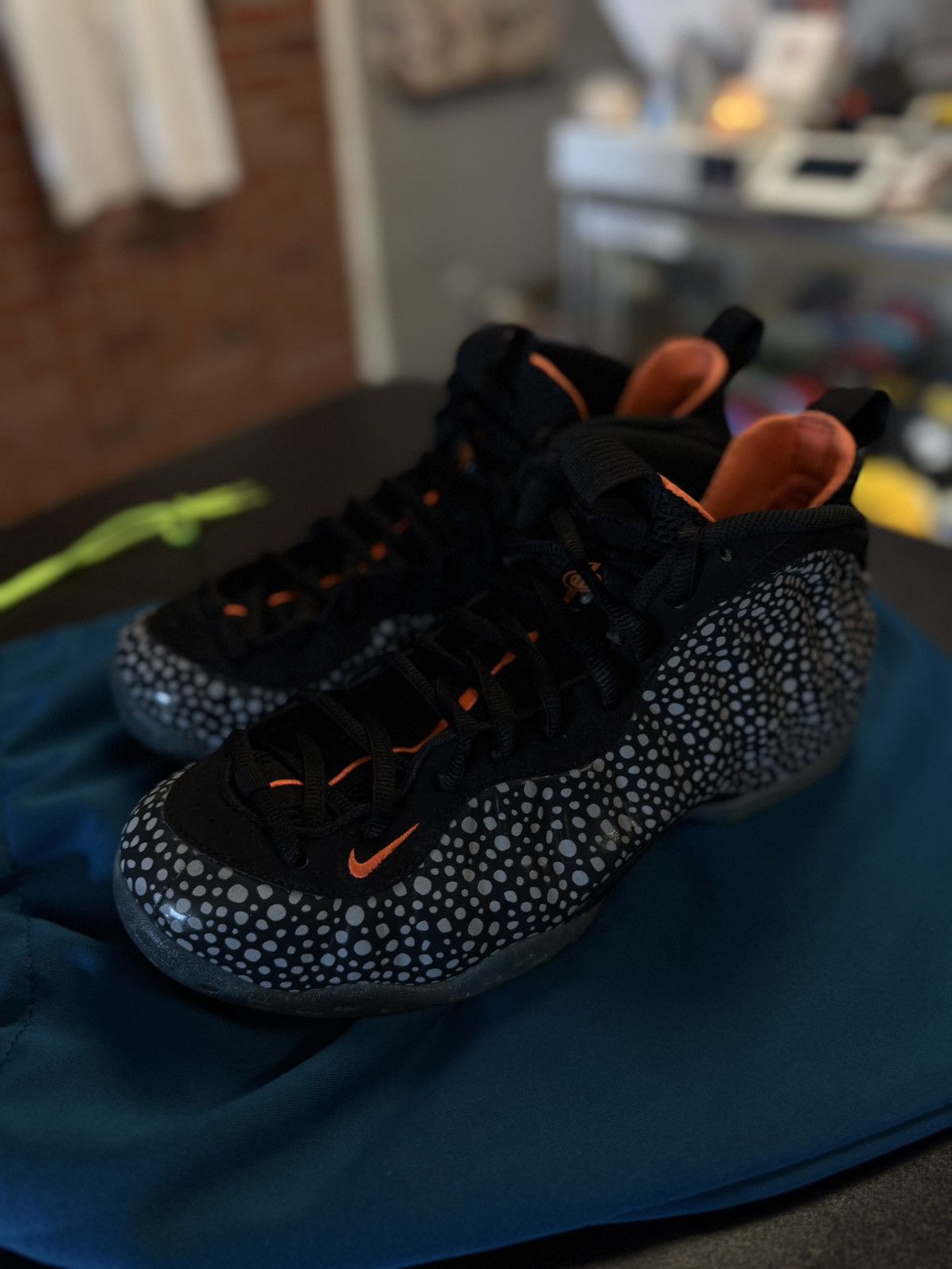 Nike Nike Foamposite Safari (2013) RARE Size 10 🧼 Size US 10 / EU 43 - 3 Thumbnail