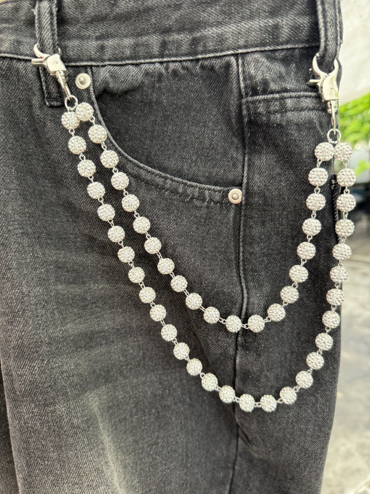Japanese Brand Crystal Cluster Wallet Chain (White⚪️) Size ONE SIZE - 4 Thumbnail