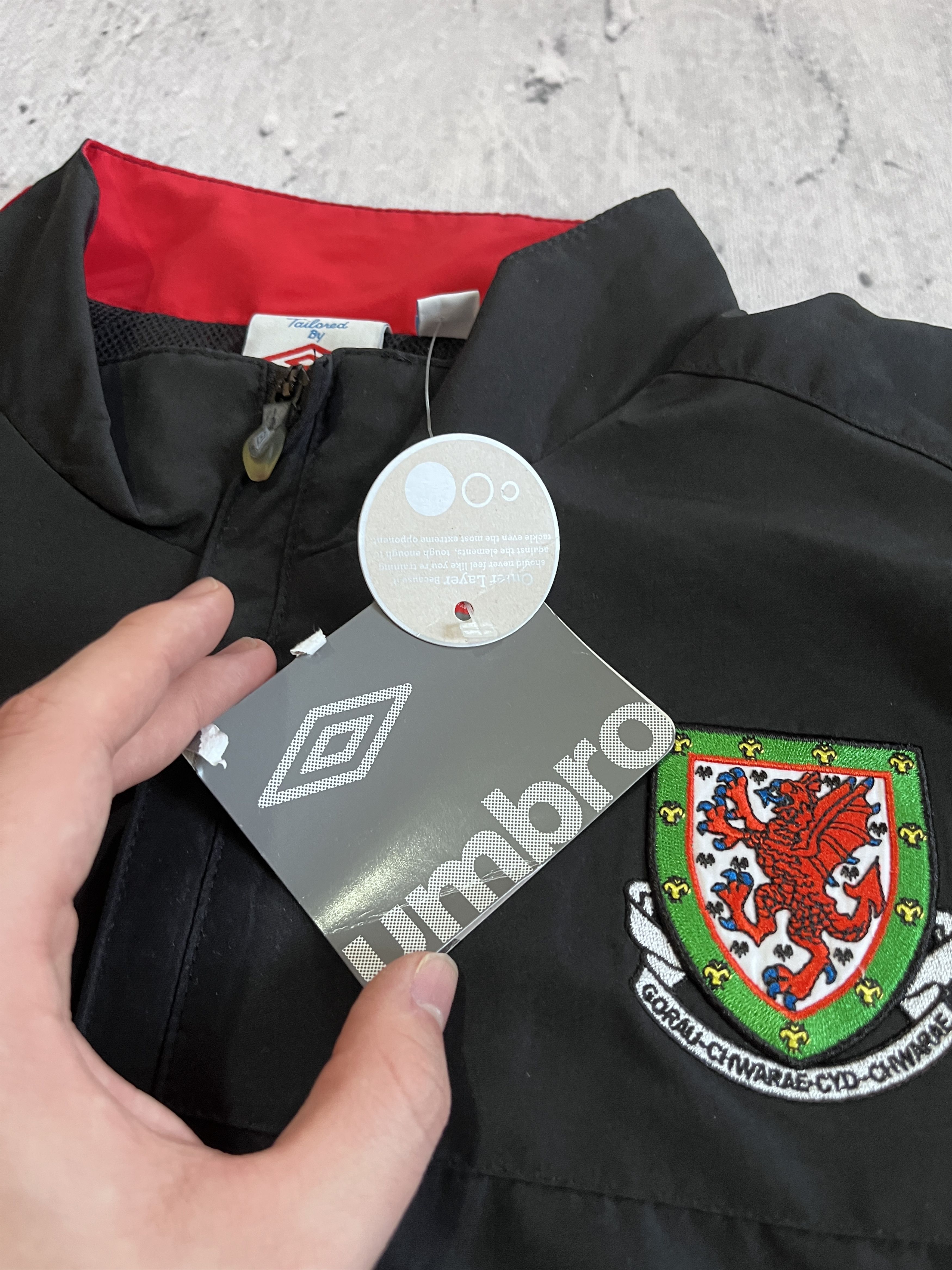 Umbro UMBRO WALES FOOTBALL SOCCER TRACK JACKET Size US XXL / EU 58 / 5 - 6 Thumbnail