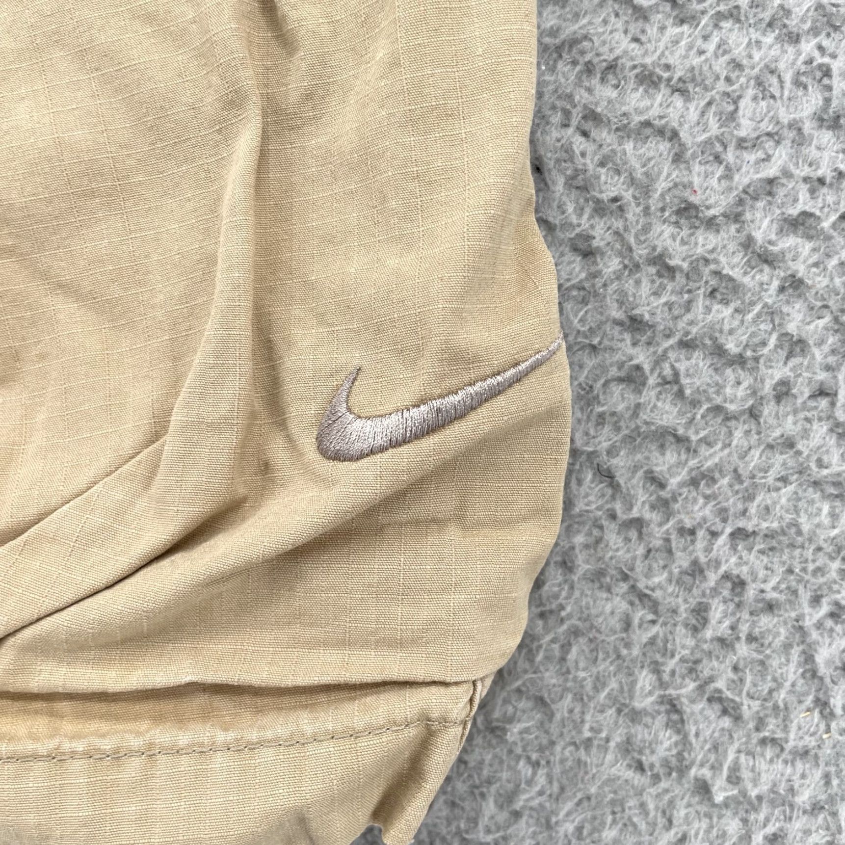 Nike VINTAGE Nike Cargo Shorts Mens Medium Khaki Military Fatigue Utility Y2k Outdoor Size US 31 - 2 Thumbnail