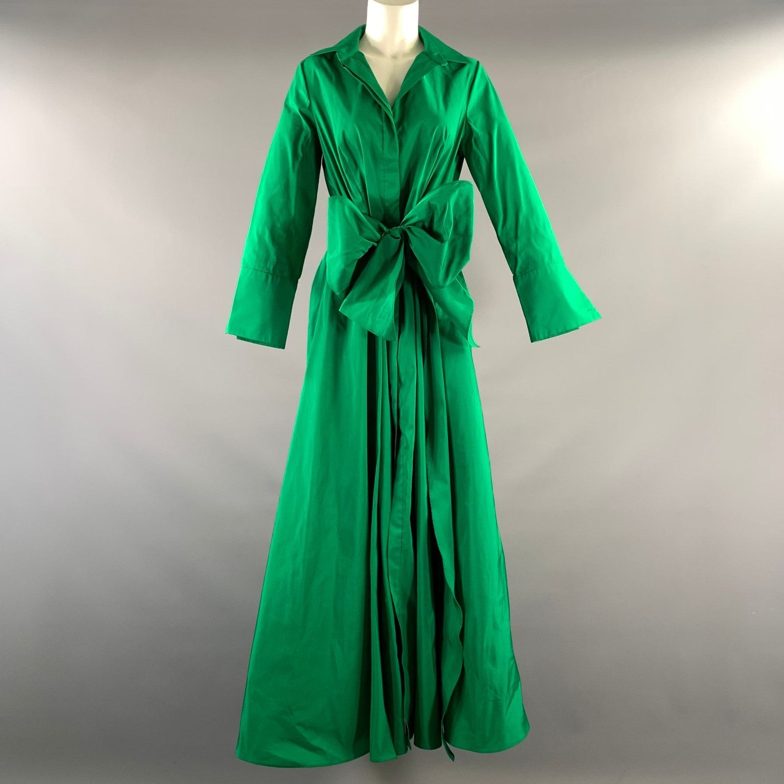 carolina herrera green dress Silk gown Carolina Herrera sleeve dress featured in the pre Crpe cocktail dress in green