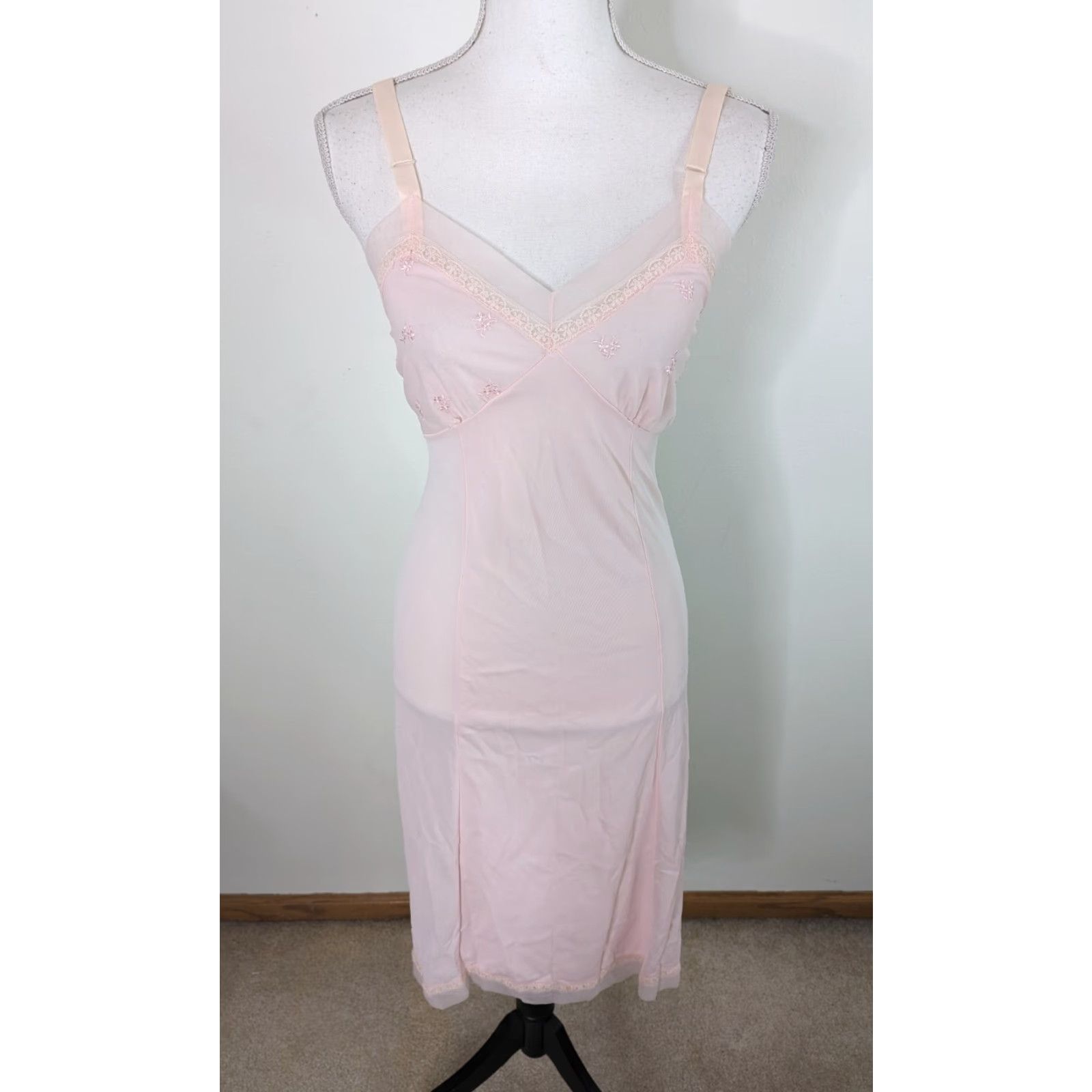 Vintage VINTAGE Pink Full Length Nylon Lingerie Dress Negligee Nightgown 32 D2S Lace, XS Ladies? Size XS / US 0-2 / IT 36-38 - 4 Thumbnail