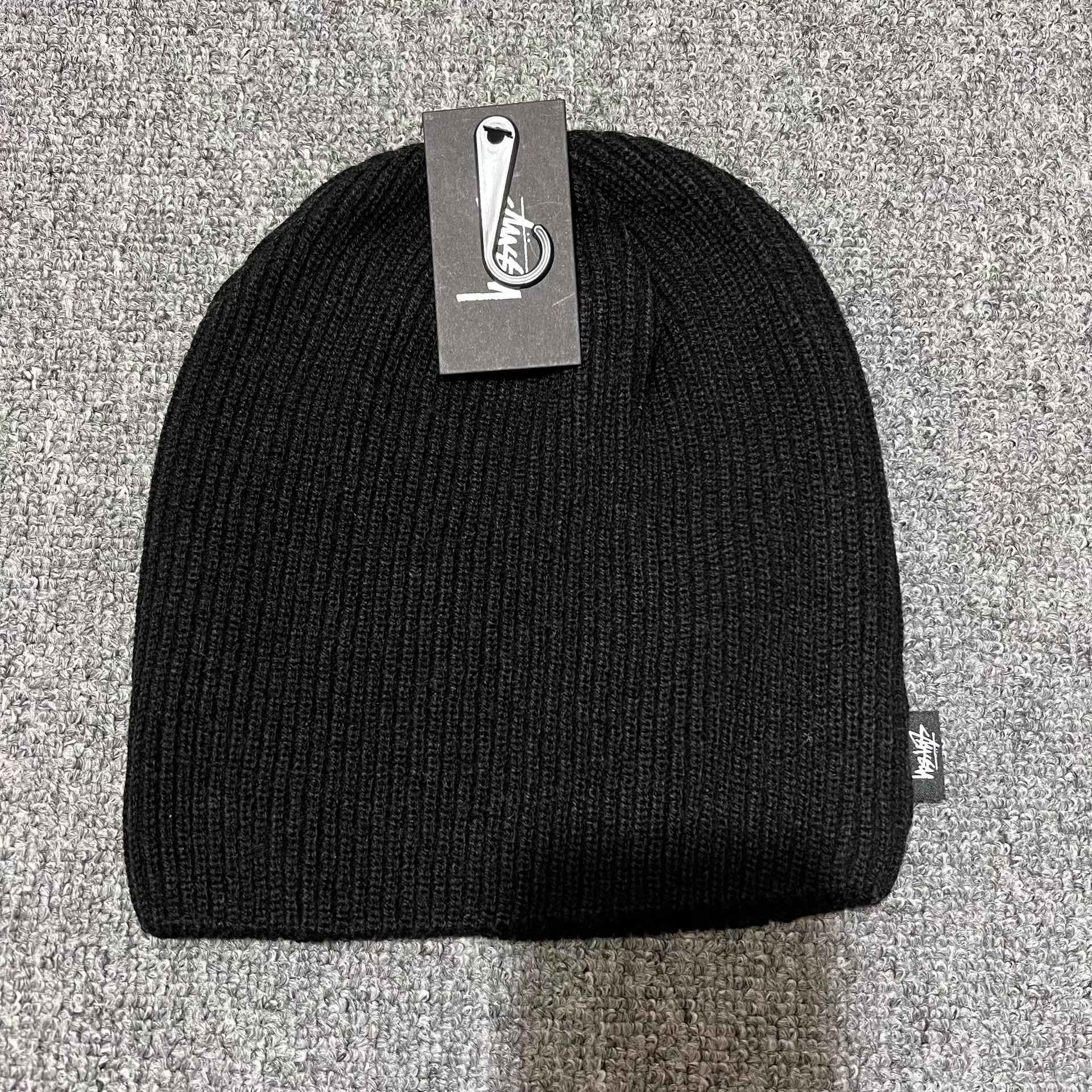 Stussy StussyClassic Solid Color Small Flag Label Knit Beanie Q7 Size ONE SIZE - 3 Thumbnail