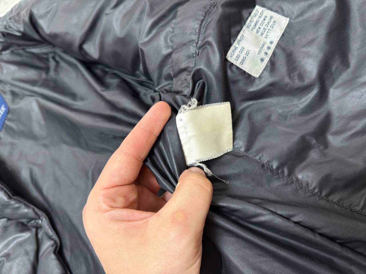 Moncler Vintage Moncler Grenoble Down Quilted Puffer Jacket Size M / US 6-8 / IT 42-44 - 12 Thumbnail