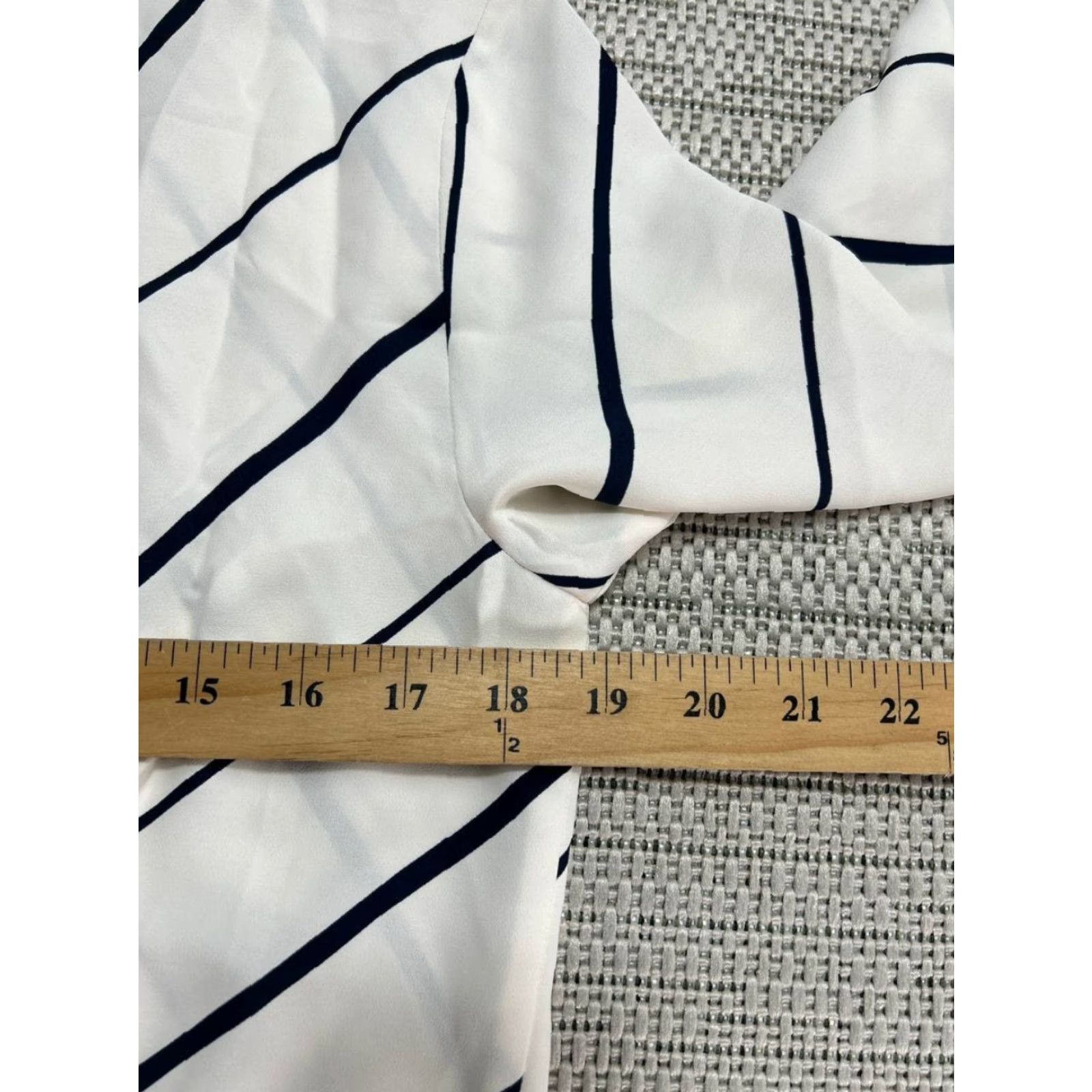 Loft Loft Blouse White Stripe Long Sleeve Round Neck Button Snapped Casual Womens XS-XXS Lightweight Preppy Modern 2XS Size XXS / US 00 / IT 34 - 5 Thumbnail