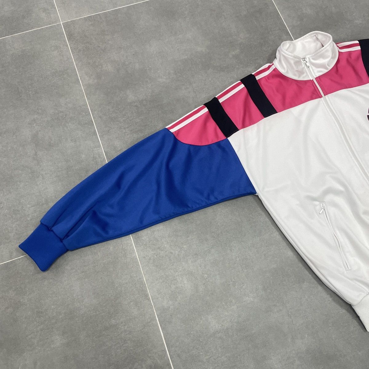 Adidas × Vintage Vintage Adidas Track Jacket Size M Size US M / EU 48-50 / 2 - 3 Thumbnail