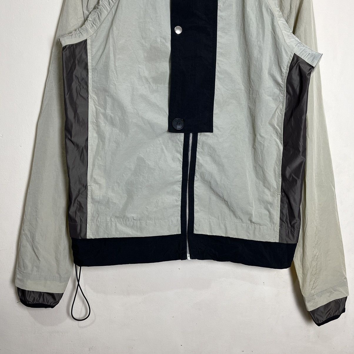 Arnar Mar Jonsson ARNAR MĀR JŌNSSON AW21 COMPOSITION V-NECK HOODED JACKET Size US S / EU 44-46 / 1 - 5 Thumbnail