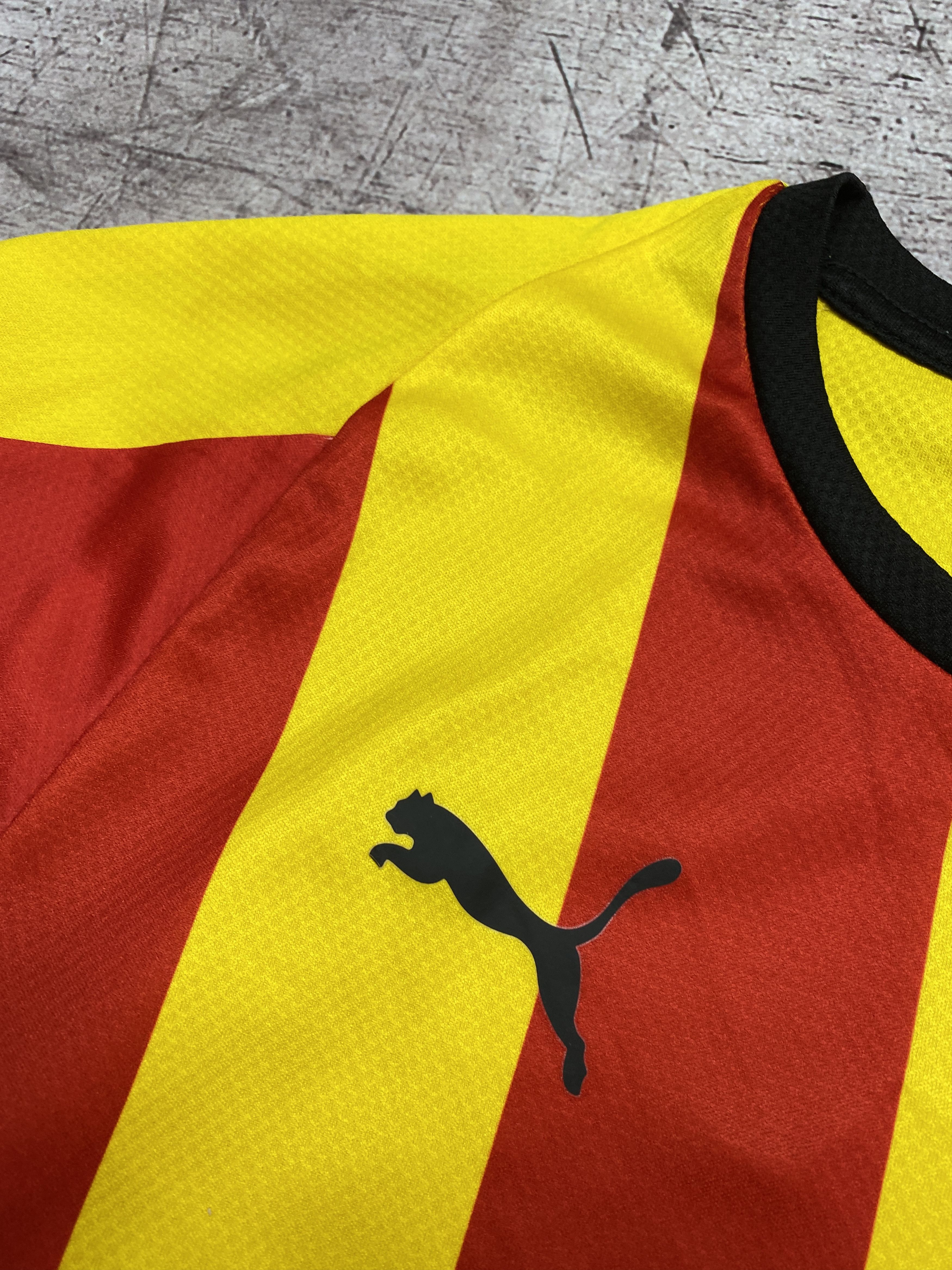 Puma × Vintage Puma Goztepe 2019 2020 Home Football Shirt Soccer Jersey Size US L / EU 52-54 / 3 - 4 Thumbnail