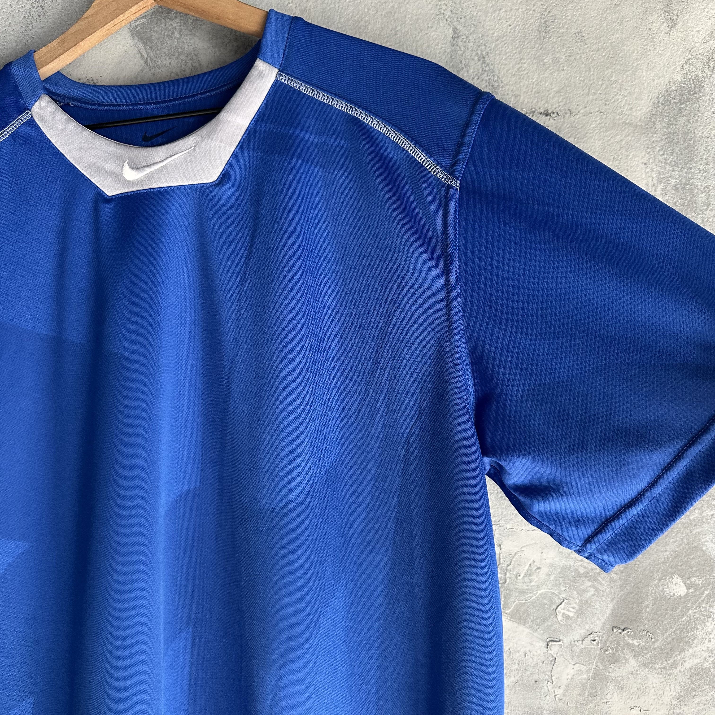 Nike Vintage Nike Shirt Men XL Blue Short Sleeve Jersey Center Size US XL / EU 56 / 4 - 5 Thumbnail