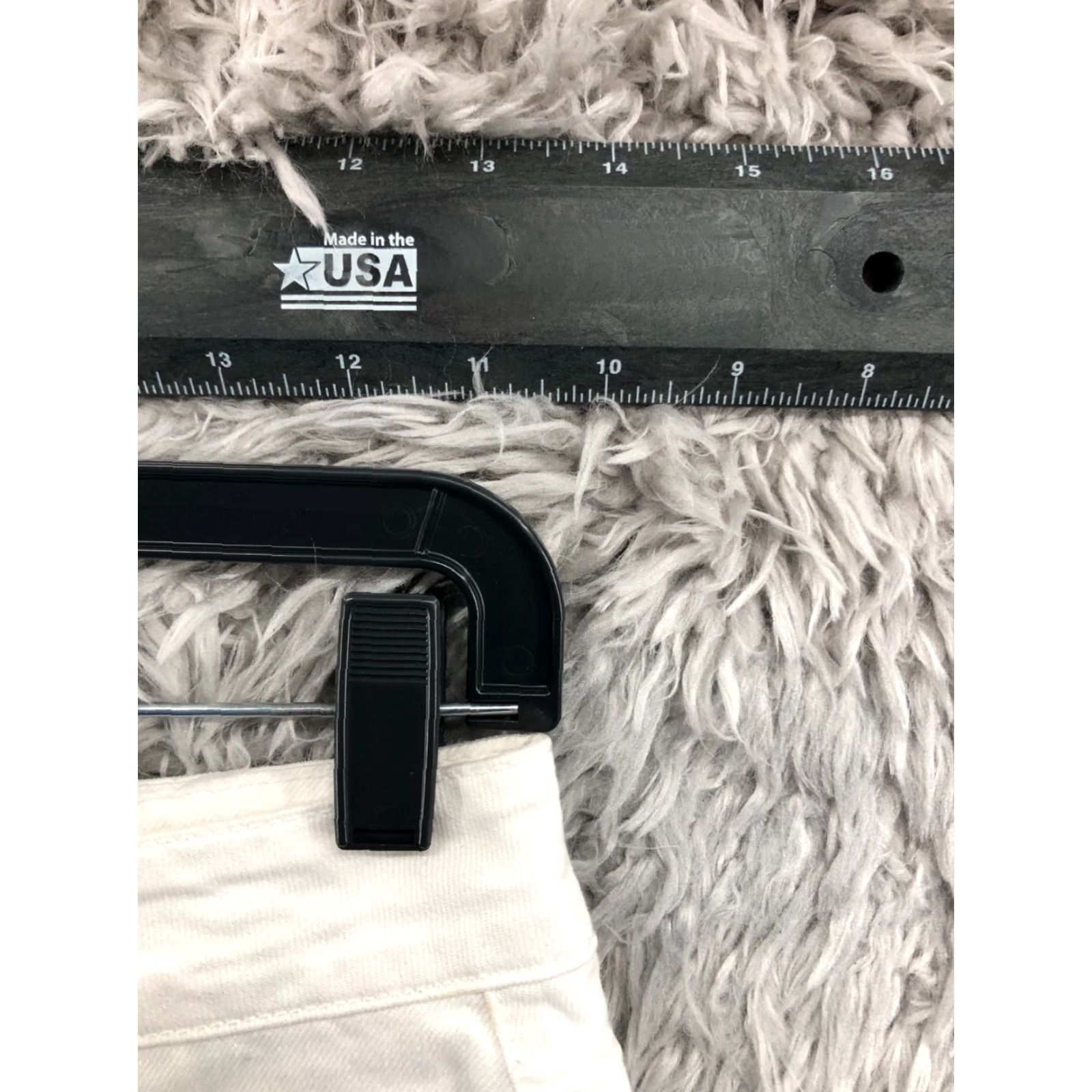 Forever 21 FOREVER 21 White Denim Jean Short Women 27 Mid Rise Light Wash 5-Pocket Casual Flat Front Size 27" / US 4 / IT 40 - 2 Thumbnail