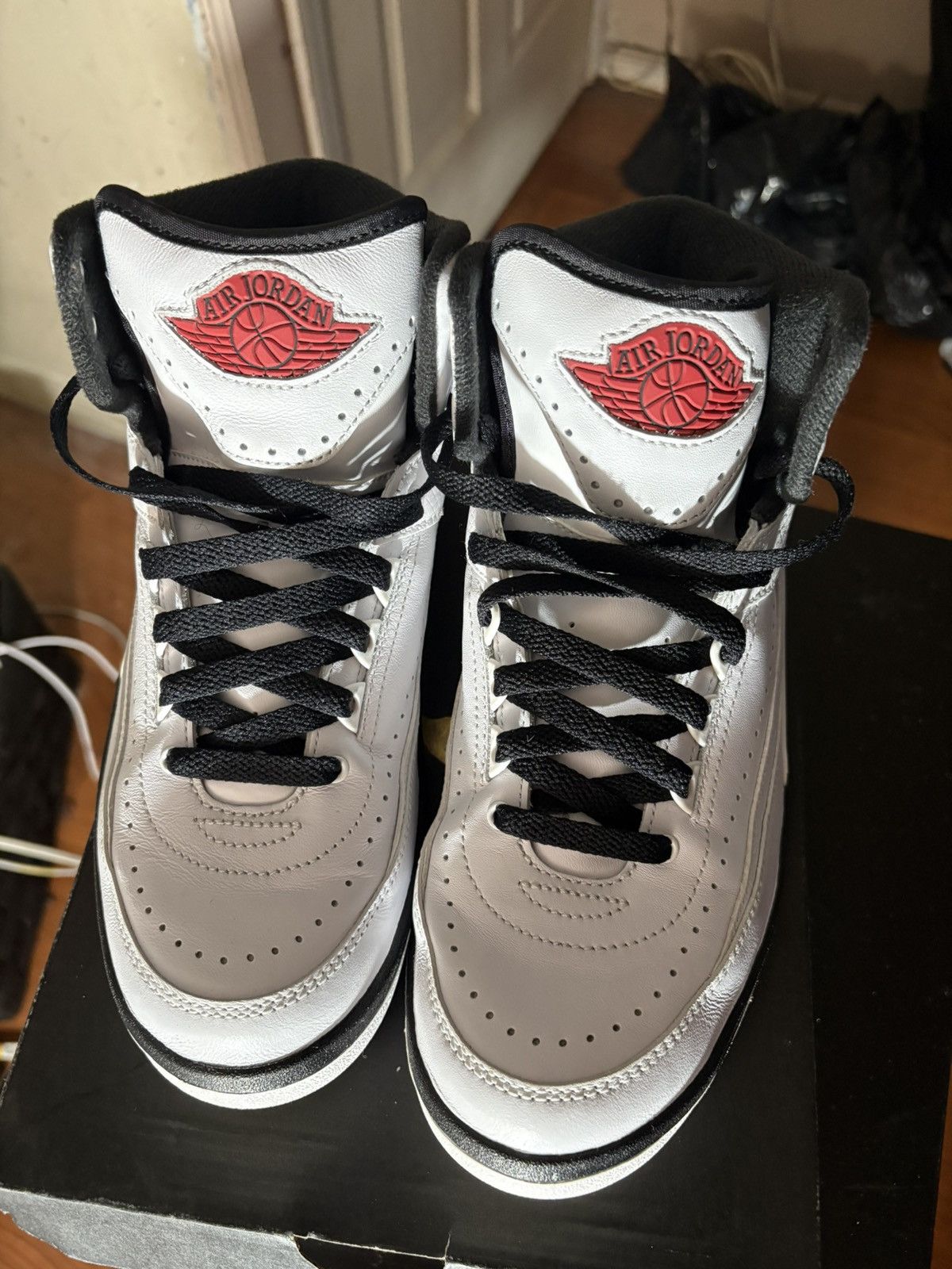 Jordan Brand Air Jordan 2 retro GS ‘Chicago’ 2022 Size US 6.5 / EU 39-40 - 1 Thumbnail