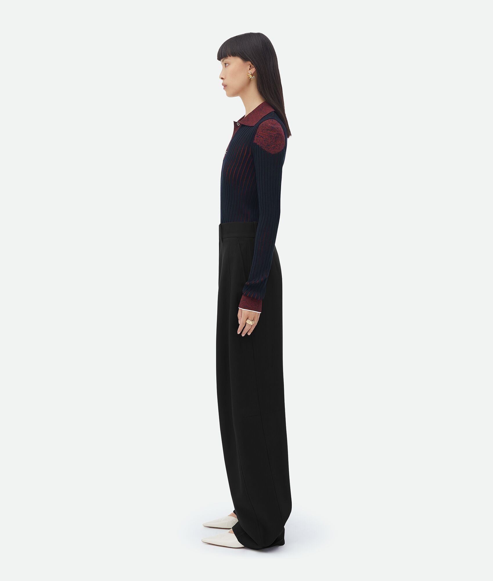 Bottega Veneta o1bcso1str0225 Straight Leg Wool Pant in Black Size 25" / US 0 / IT 36 - 2 Thumbnail
