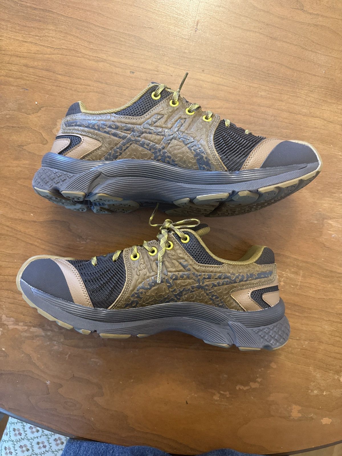 Asics × Kiko Kostadinov Kiko GEL-KIRIL III brown yellow Size US 9 / EU 42 - 3 Thumbnail